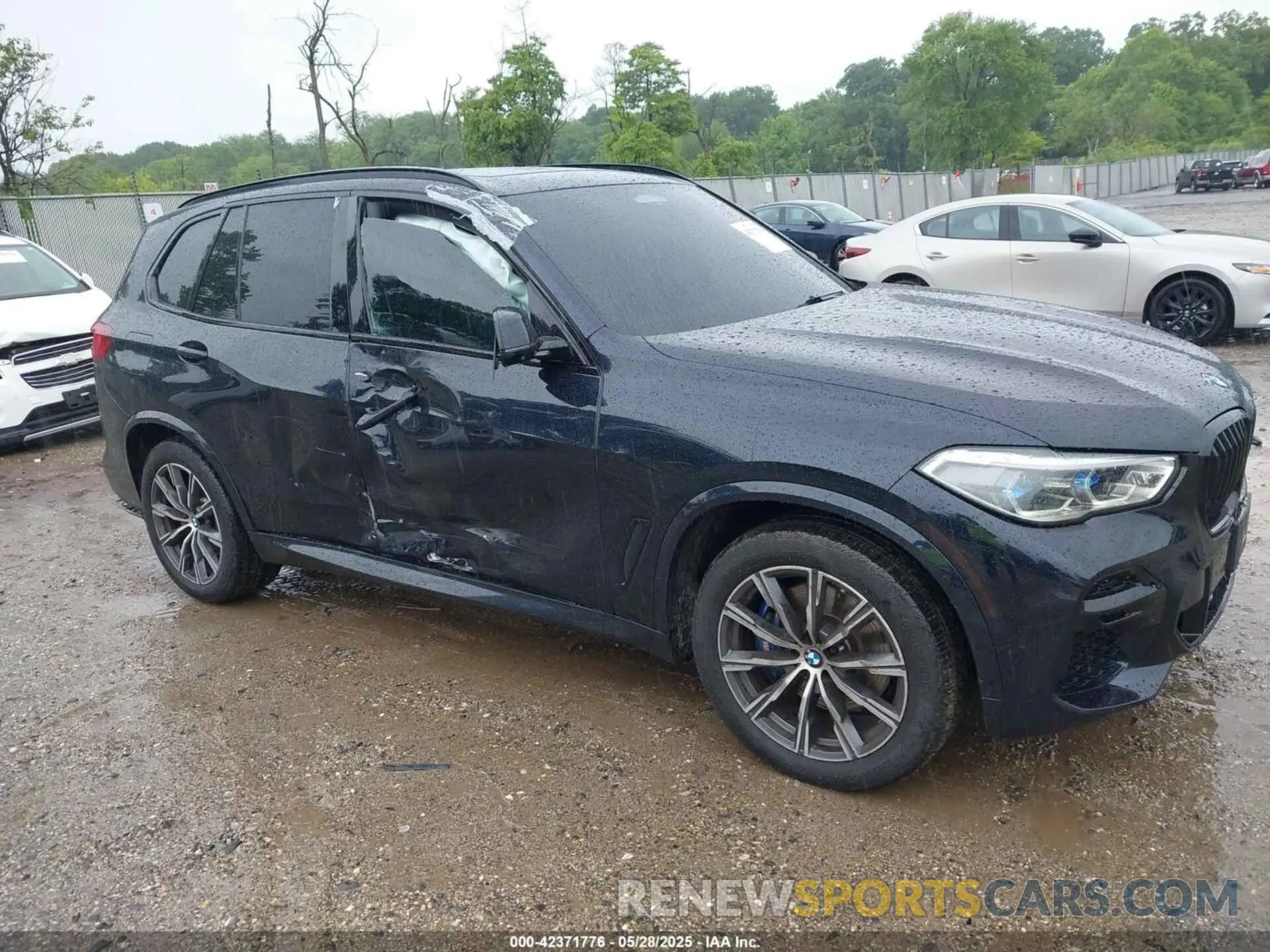 1 Photograph of a damaged car 5UXCR6C0XN9K22953 BMW X5 2022