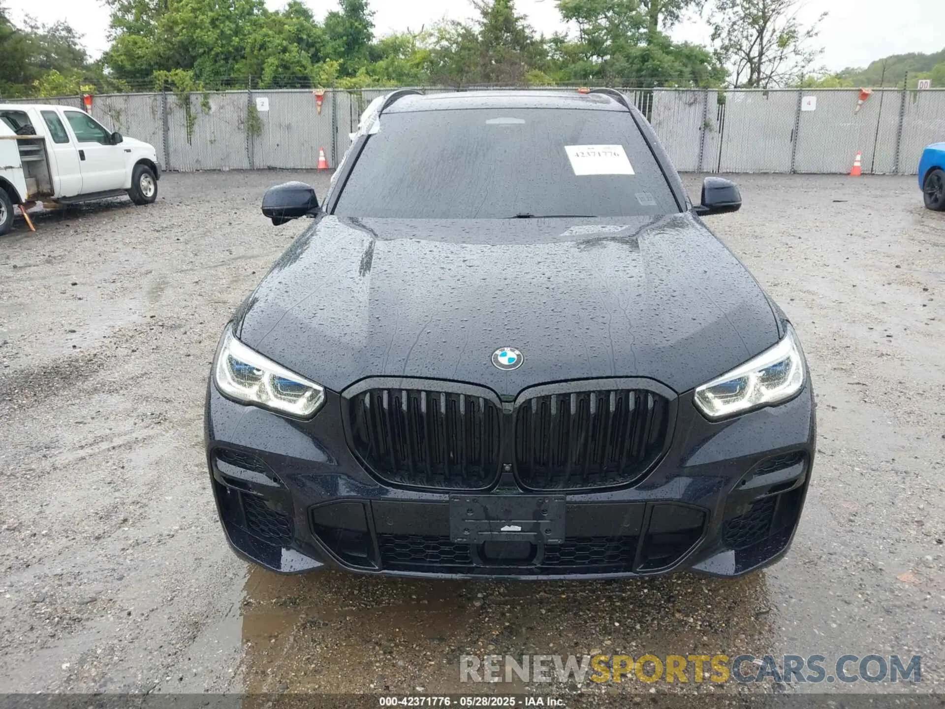 12 Photograph of a damaged car 5UXCR6C0XN9K22953 BMW X5 2022