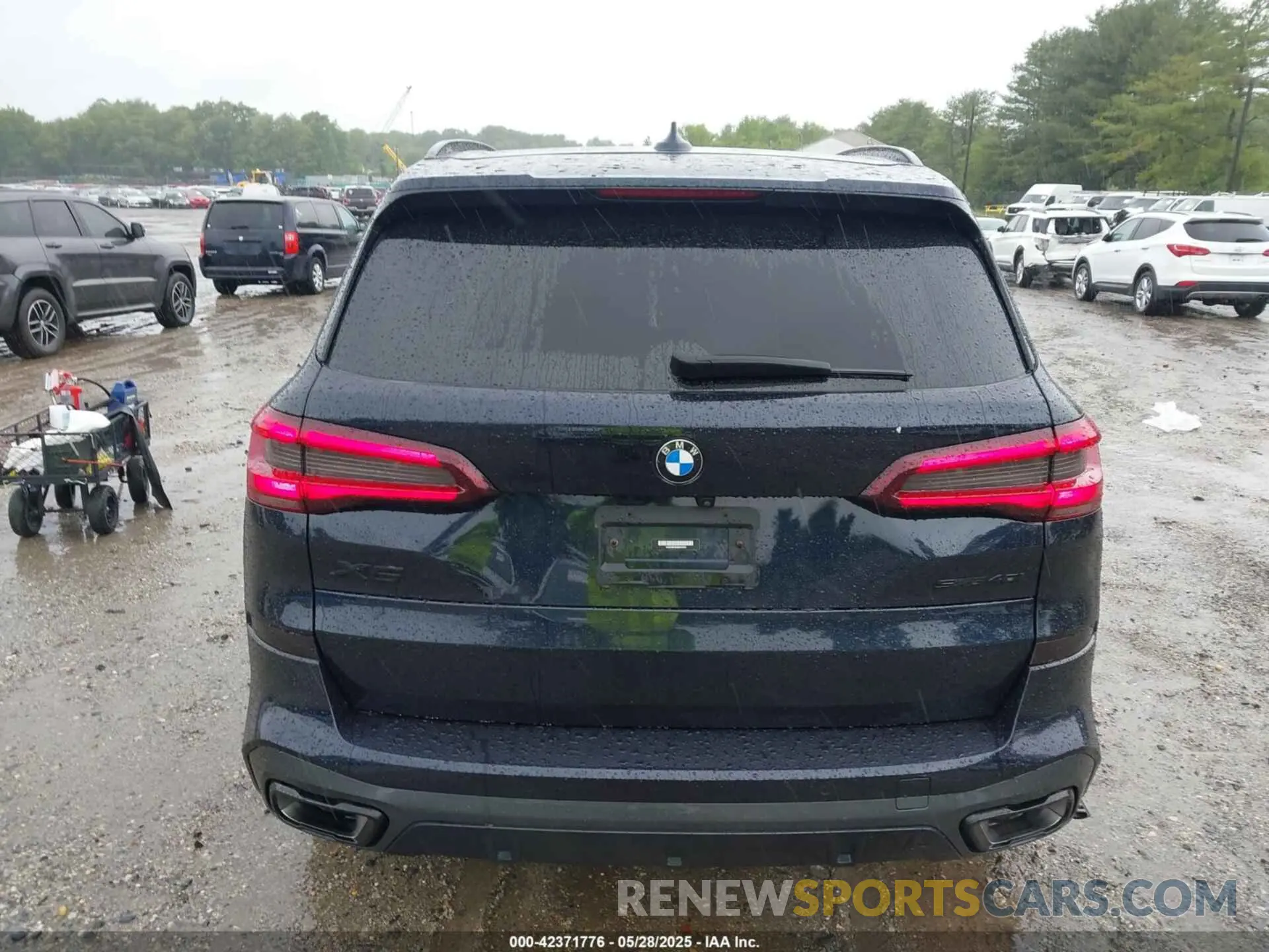 16 Photograph of a damaged car 5UXCR6C0XN9K22953 BMW X5 2022
