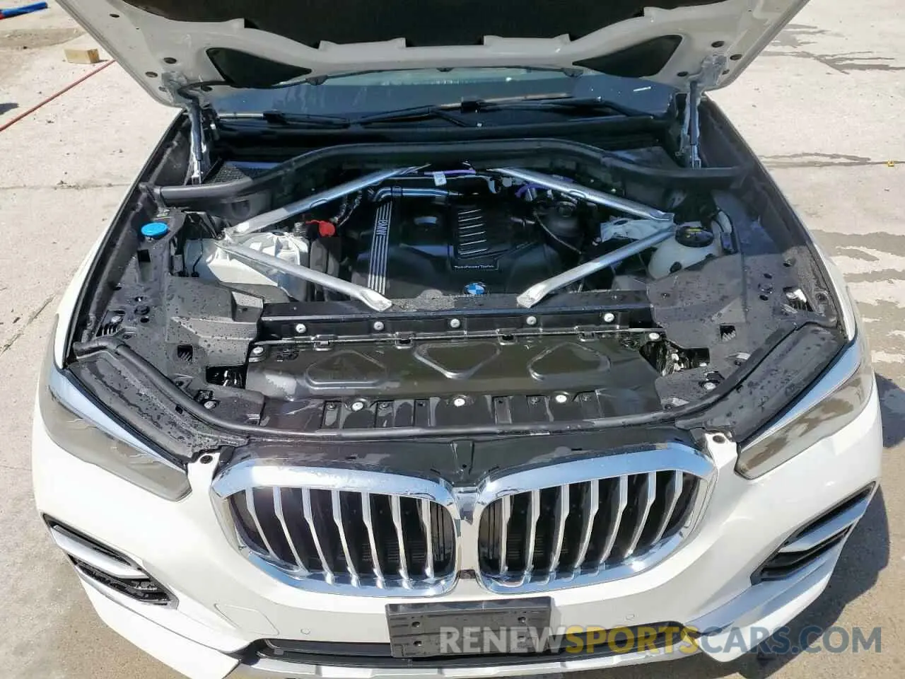 12 Photograph of a damaged car 5UXCR6C0XN9K68069 BMW X5 2022