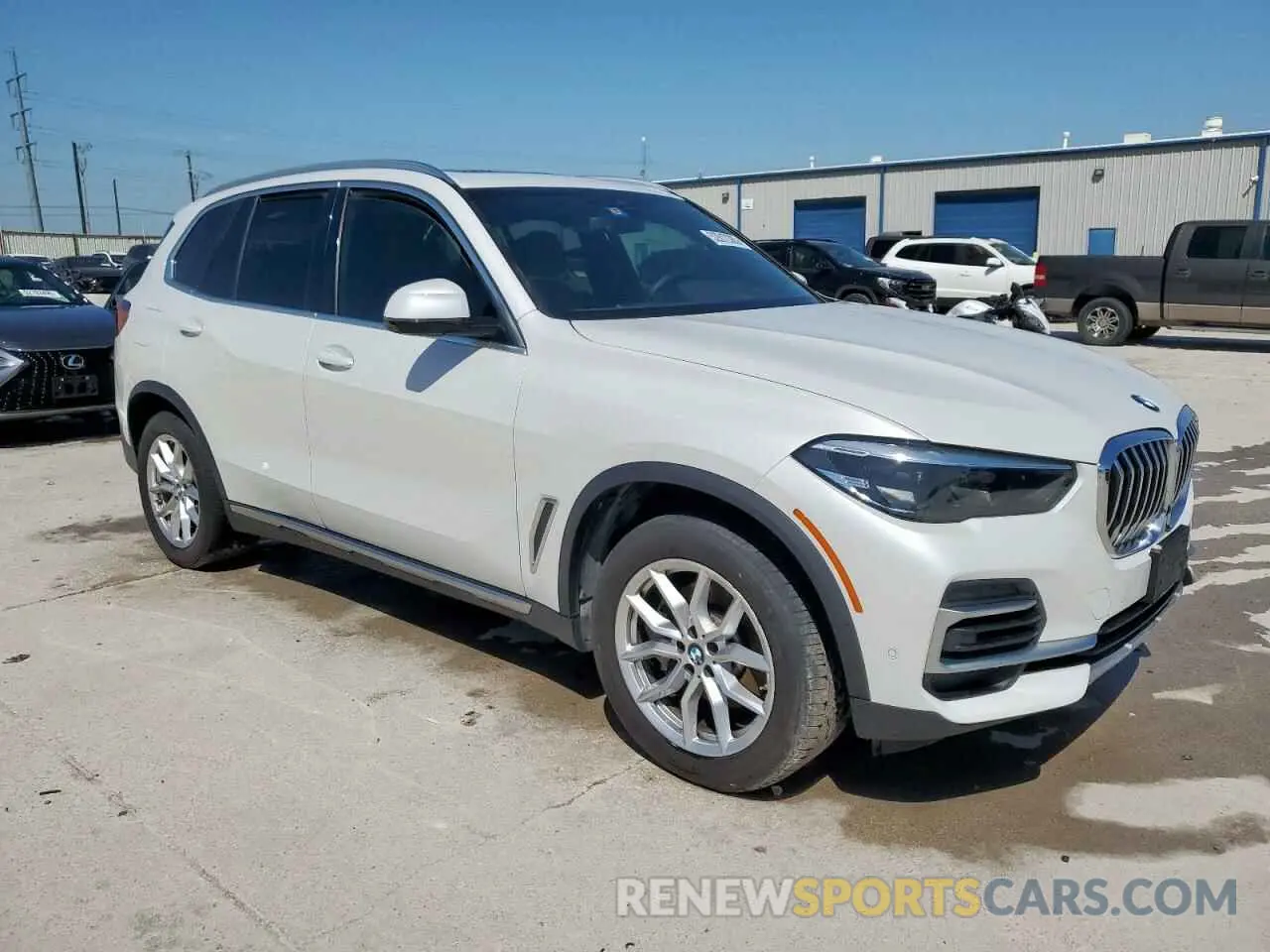 4 Photograph of a damaged car 5UXCR6C0XN9K68069 BMW X5 2022