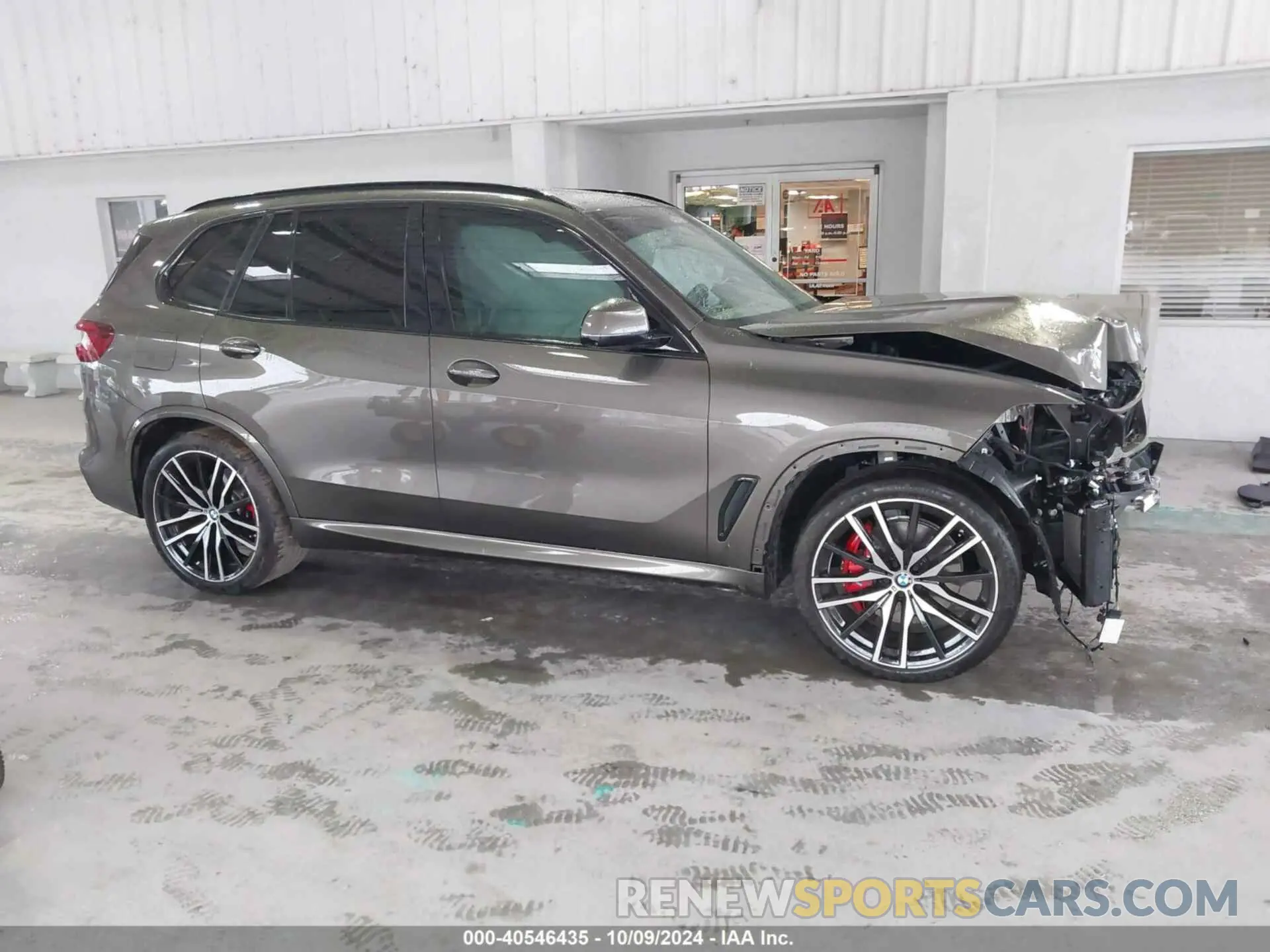 13 Photograph of a damaged car 5UXCR6C0XN9M34655 BMW X5 2022