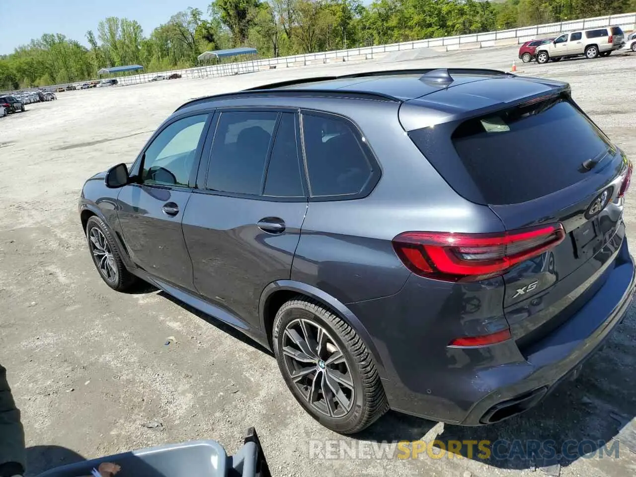 2 Photograph of a damaged car 5UXCR6C0XN9N13162 BMW X5 2022