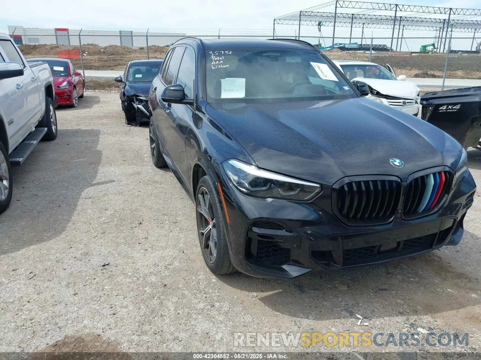 1 Photograph of a damaged car 5UXCR6C0XN9N16790 BMW X5 2022