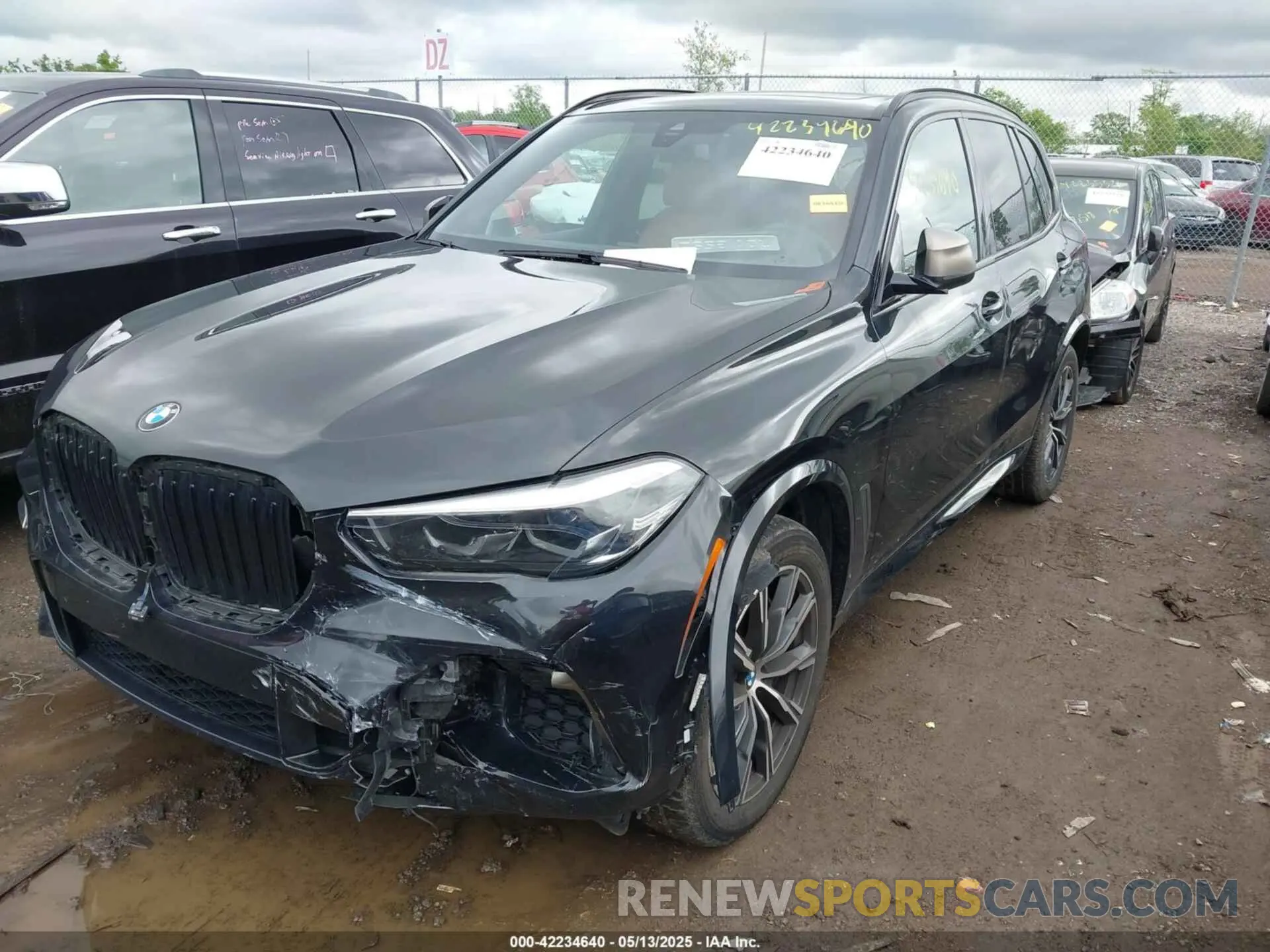 2 Photograph of a damaged car 5UXJU4C01N9K56922 BMW X5 2022