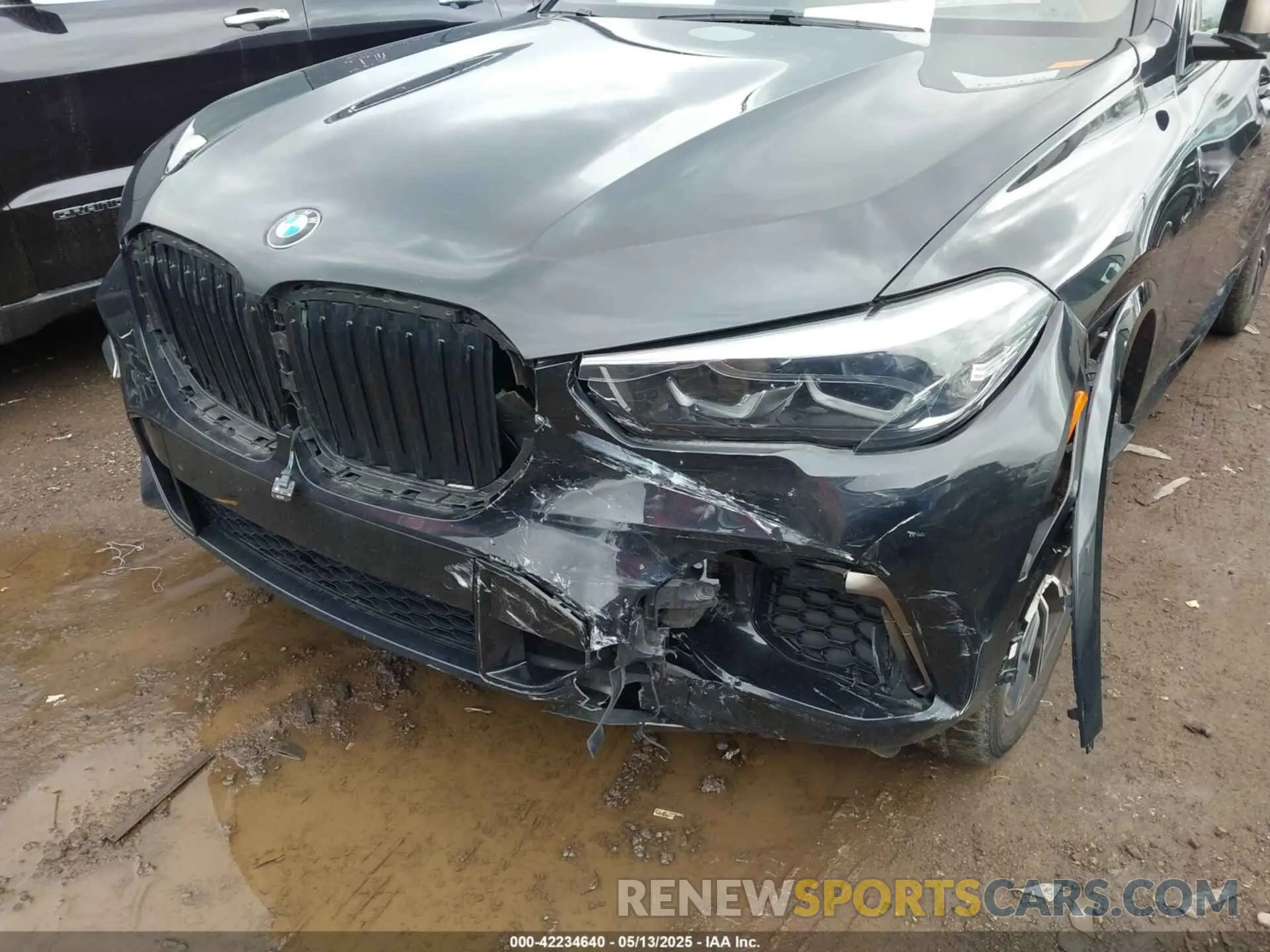 6 Photograph of a damaged car 5UXJU4C01N9K56922 BMW X5 2022