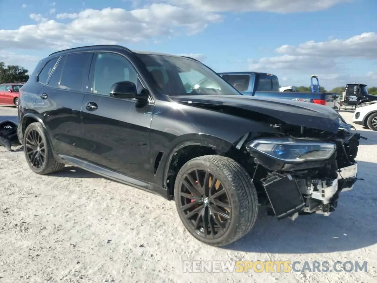 4 Photograph of a damaged car 5UXJU4C07N9M64559 BMW X5 2022