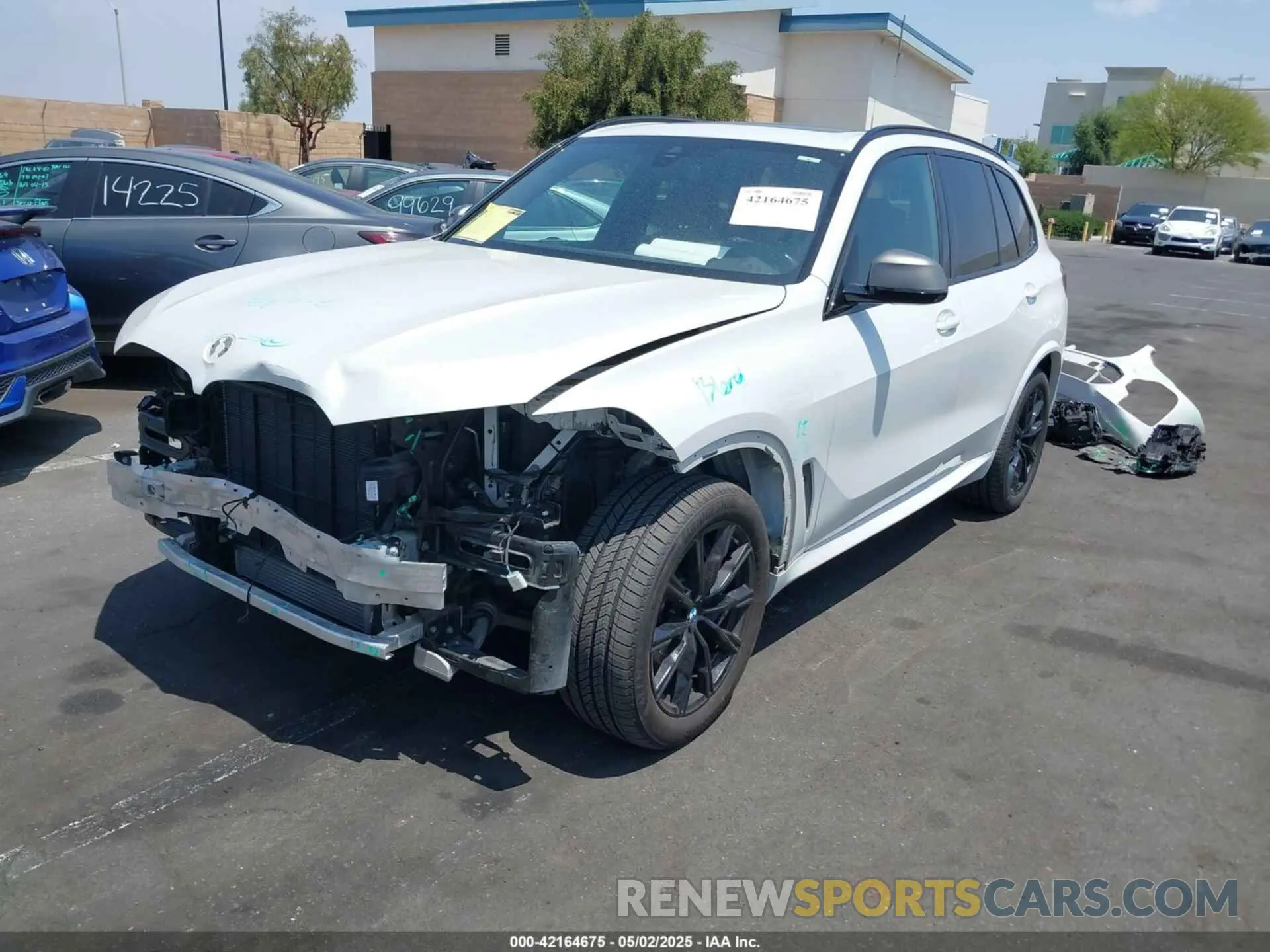 2 Photograph of a damaged car 5UXJU4C08N9K80960 BMW X5 2022
