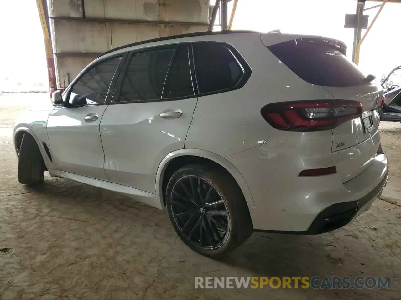 2 Photograph of a damaged car 5UXJU4C09N9L78797 BMW X5 2022