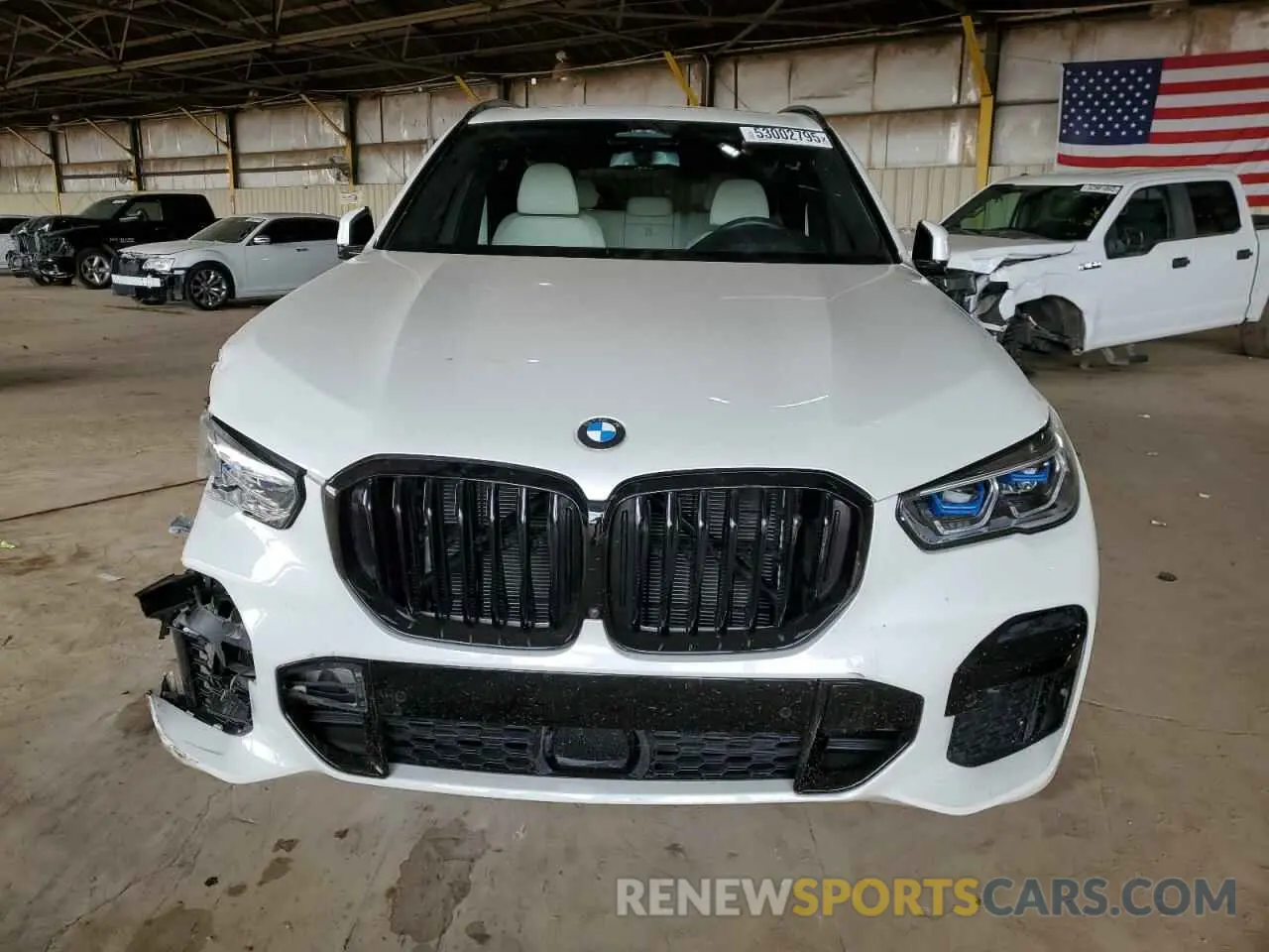 5 Photograph of a damaged car 5UXJU4C09N9L78797 BMW X5 2022