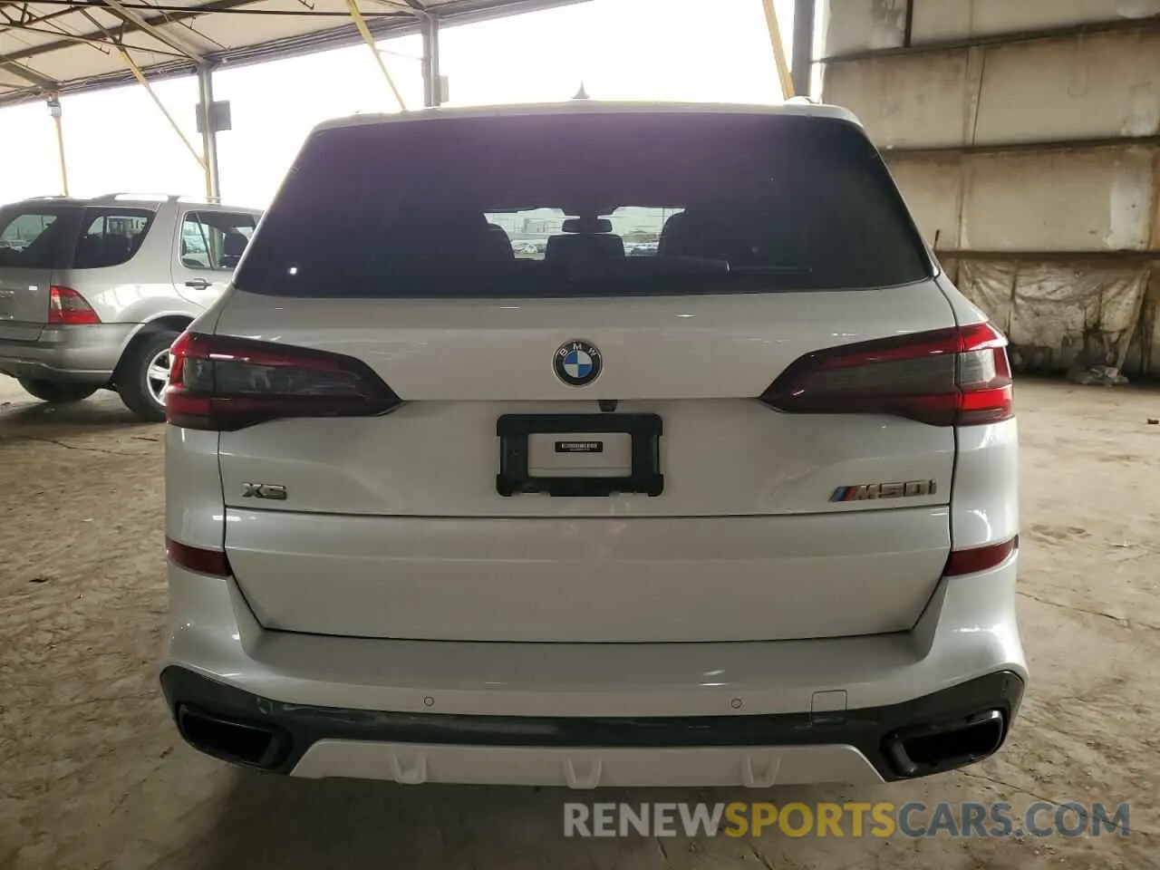 6 Photograph of a damaged car 5UXJU4C09N9L78797 BMW X5 2022