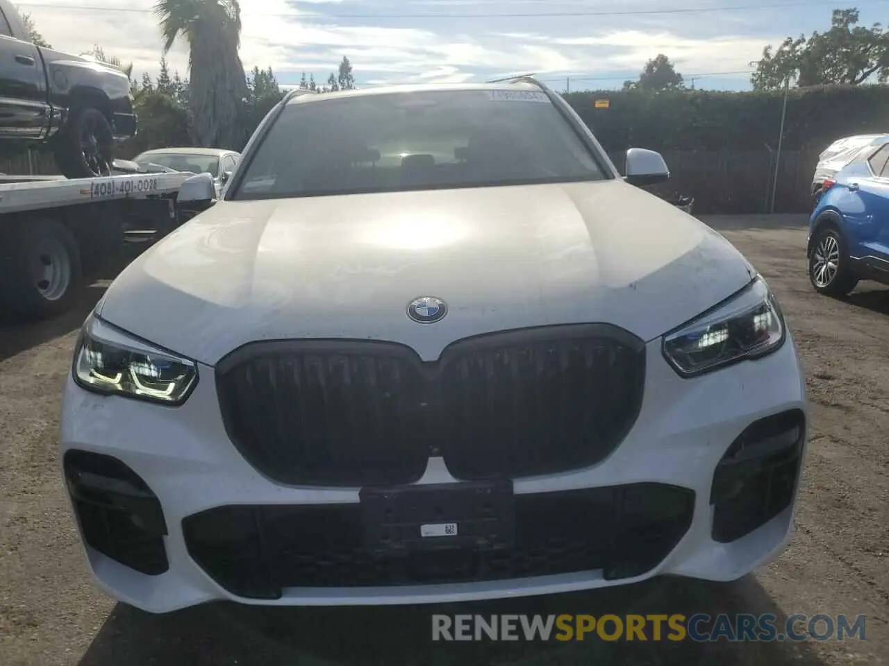 5 Photograph of a damaged car 5UXJU4C0XN9J82769 BMW X5 2022