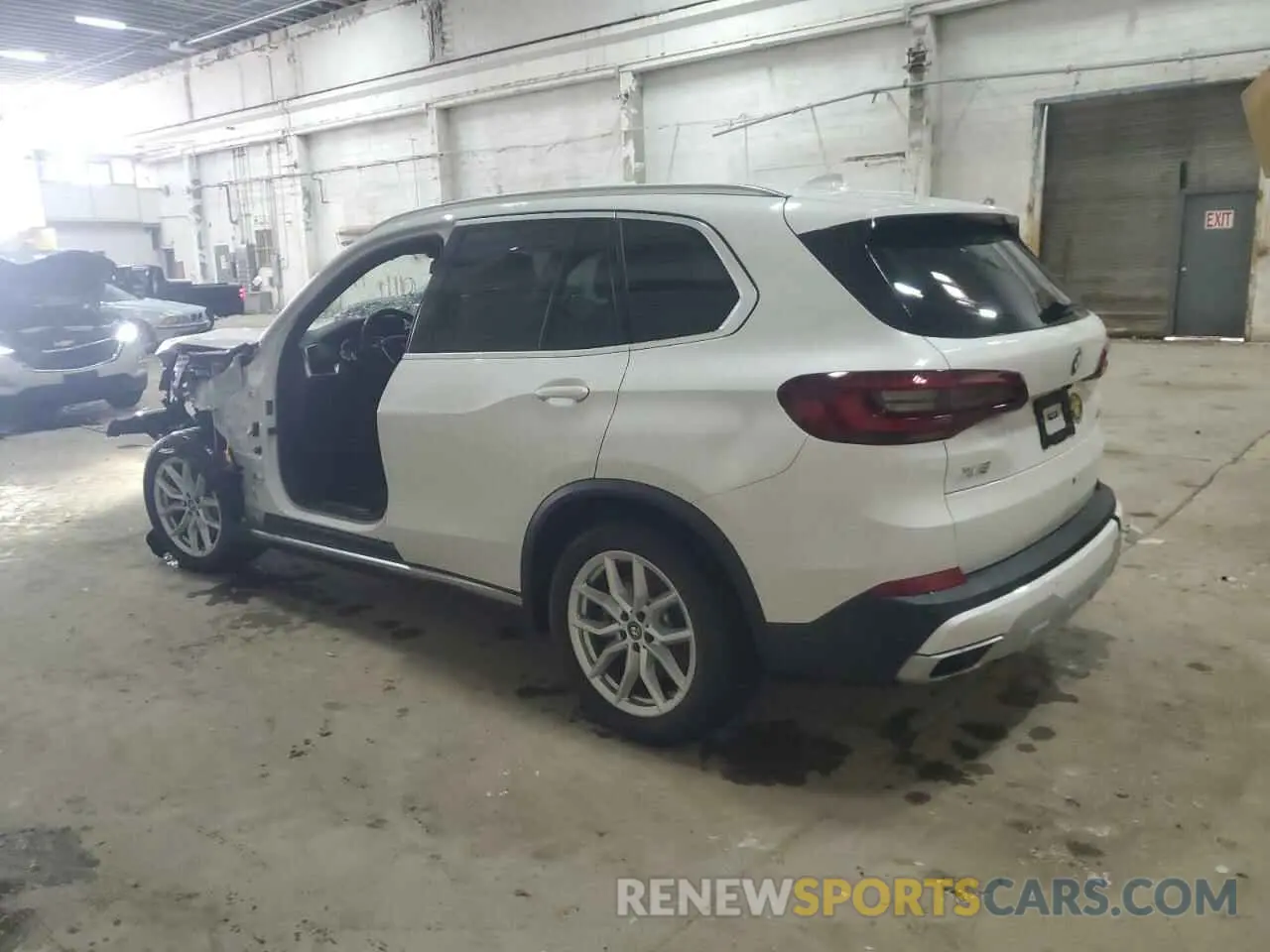 2 Photograph of a damaged car 5UXTA6C02N9L87936 BMW X5 2022