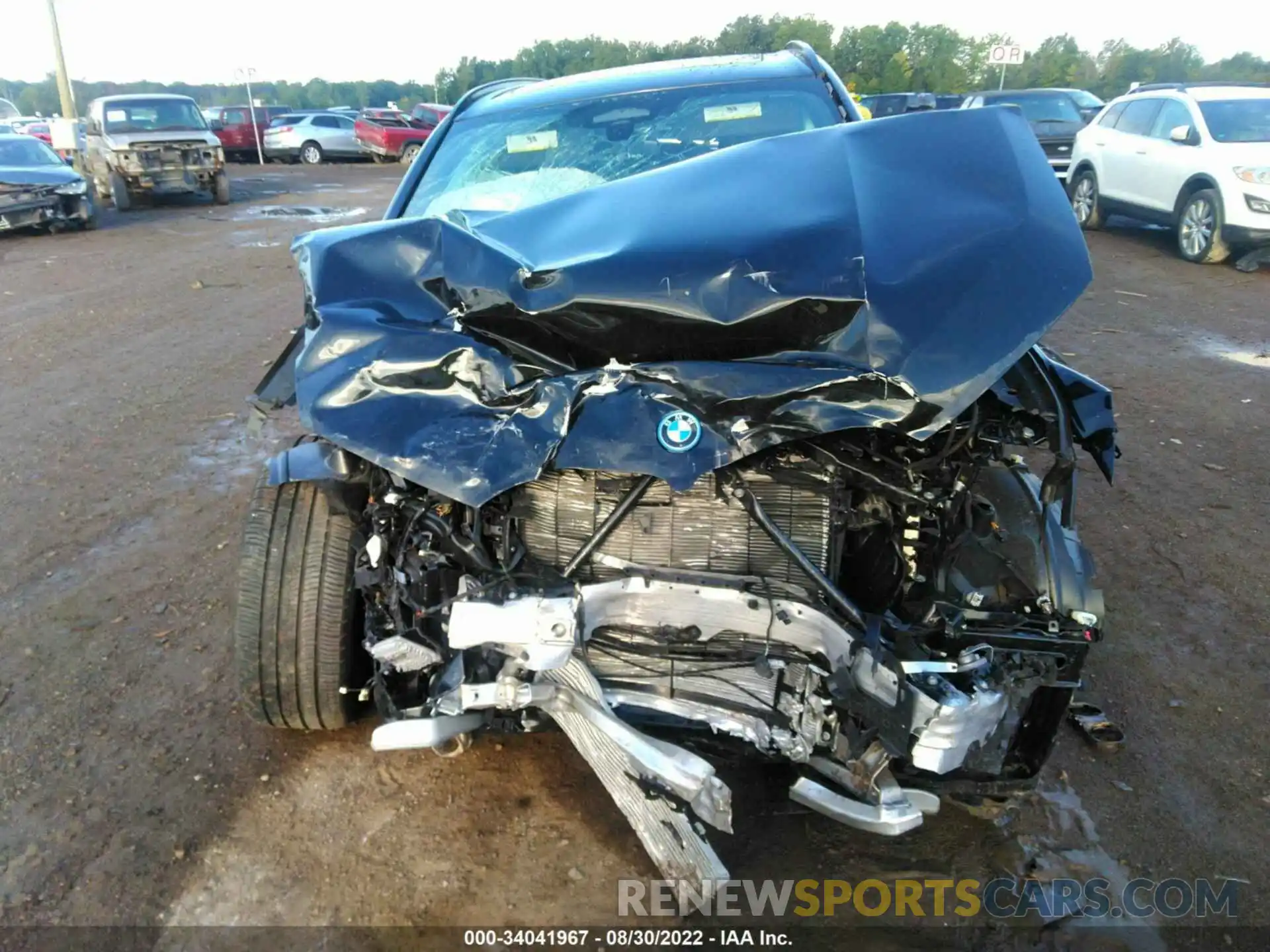 6 Photograph of a damaged car 5UXTA6C04N9J93005 BMW X5 2022