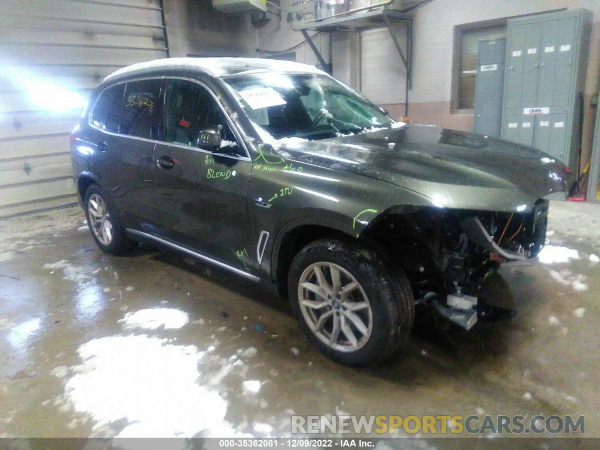 1 Photograph of a damaged car 5UXTA6C04N9M52253 BMW X5 2022