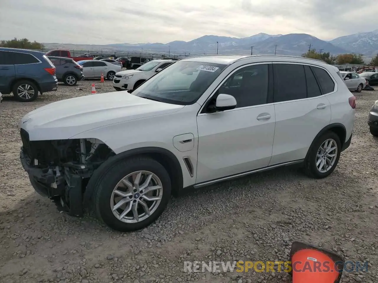1 Photograph of a damaged car 5UXTA6C07N9J80295 BMW X5 2022