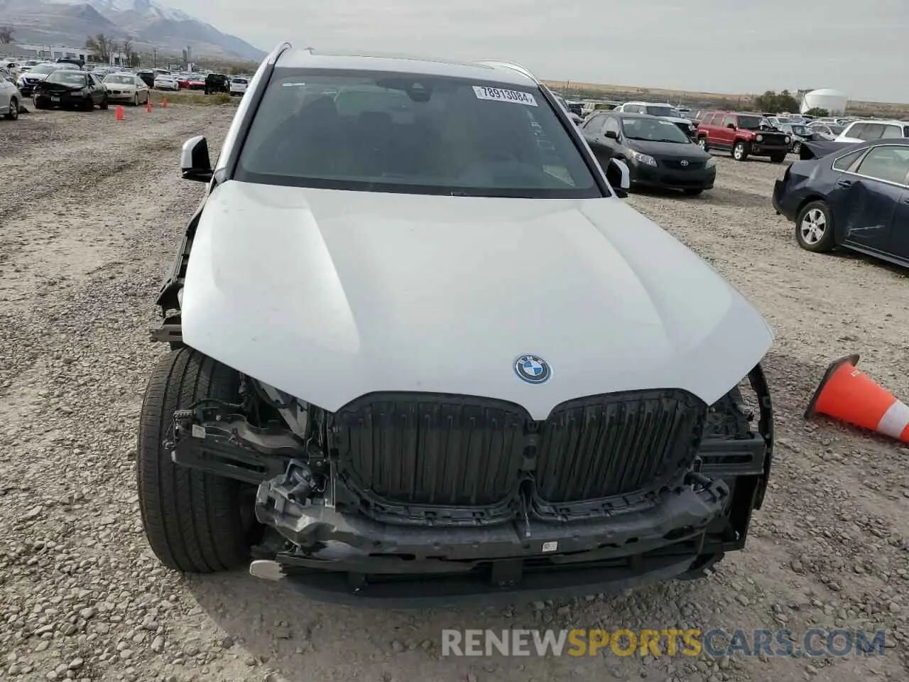 5 Photograph of a damaged car 5UXTA6C07N9J80295 BMW X5 2022
