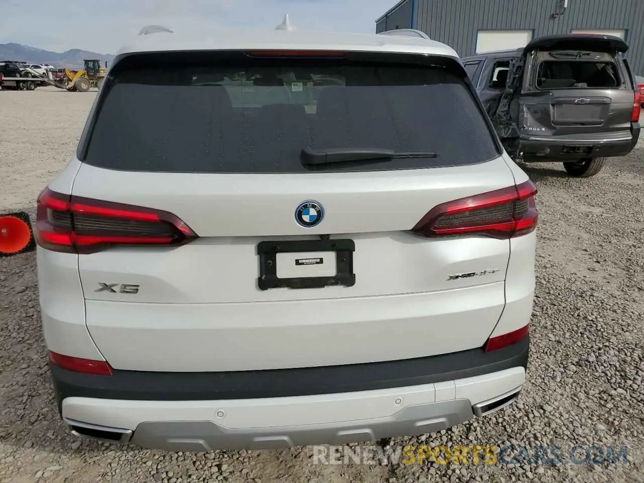 6 Photograph of a damaged car 5UXTA6C07N9J80295 BMW X5 2022
