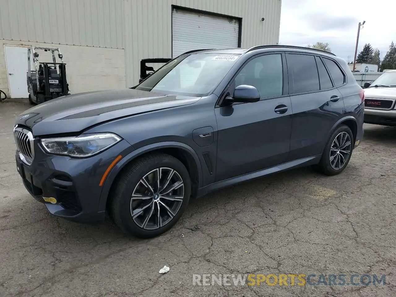 1 Photograph of a damaged car 5UXTA6C07N9M56345 BMW X5 2022
