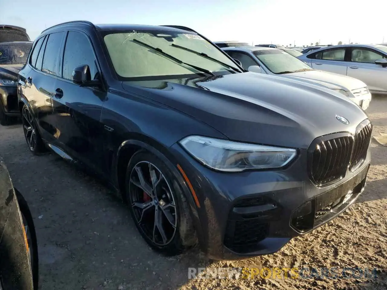 4 Photograph of a damaged car 5UXTA6C07N9N38835 BMW X5 2022