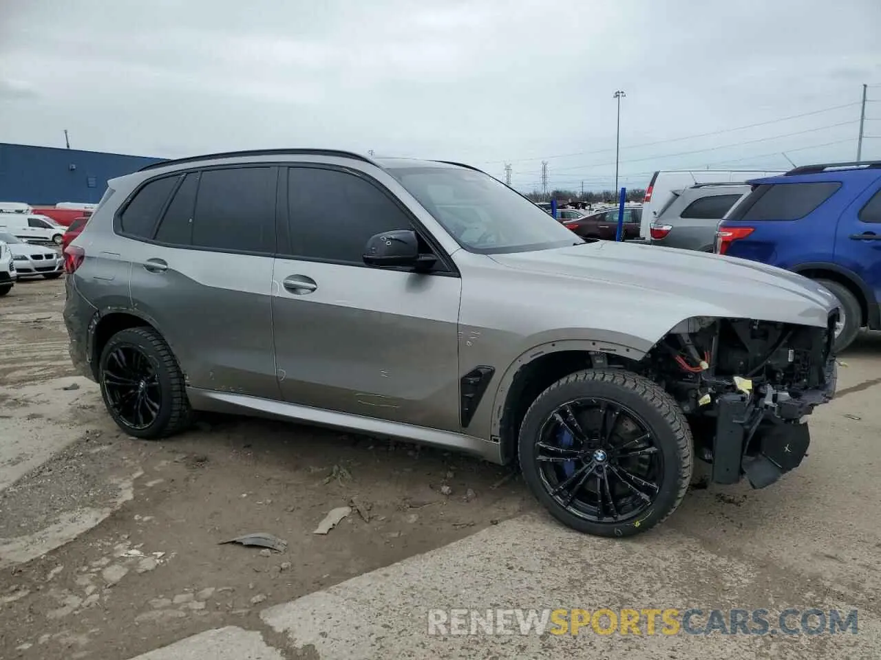 4 Photograph of a damaged car 5YMJU0C06N9K98844 BMW X5 2022