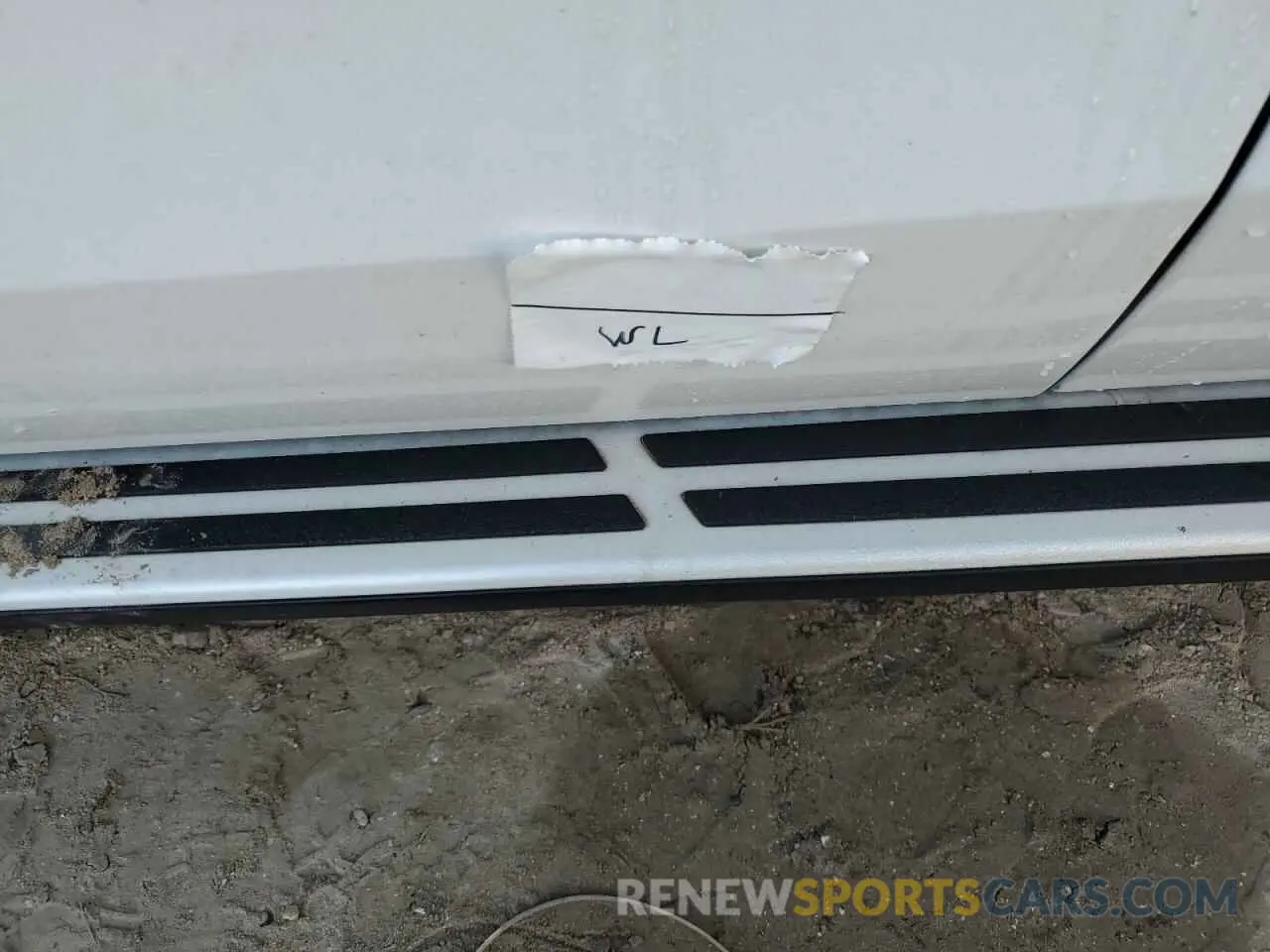 13 Photograph of a damaged car 5UXCR4C00P9P47740 BMW X5 2023