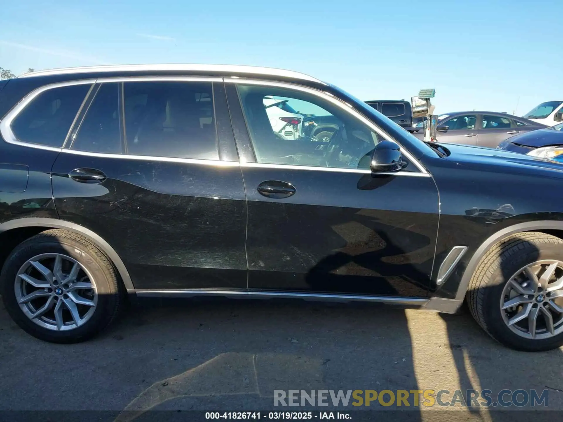 13 Photograph of a damaged car 5UXCR4C01P9R58557 BMW X5 2023