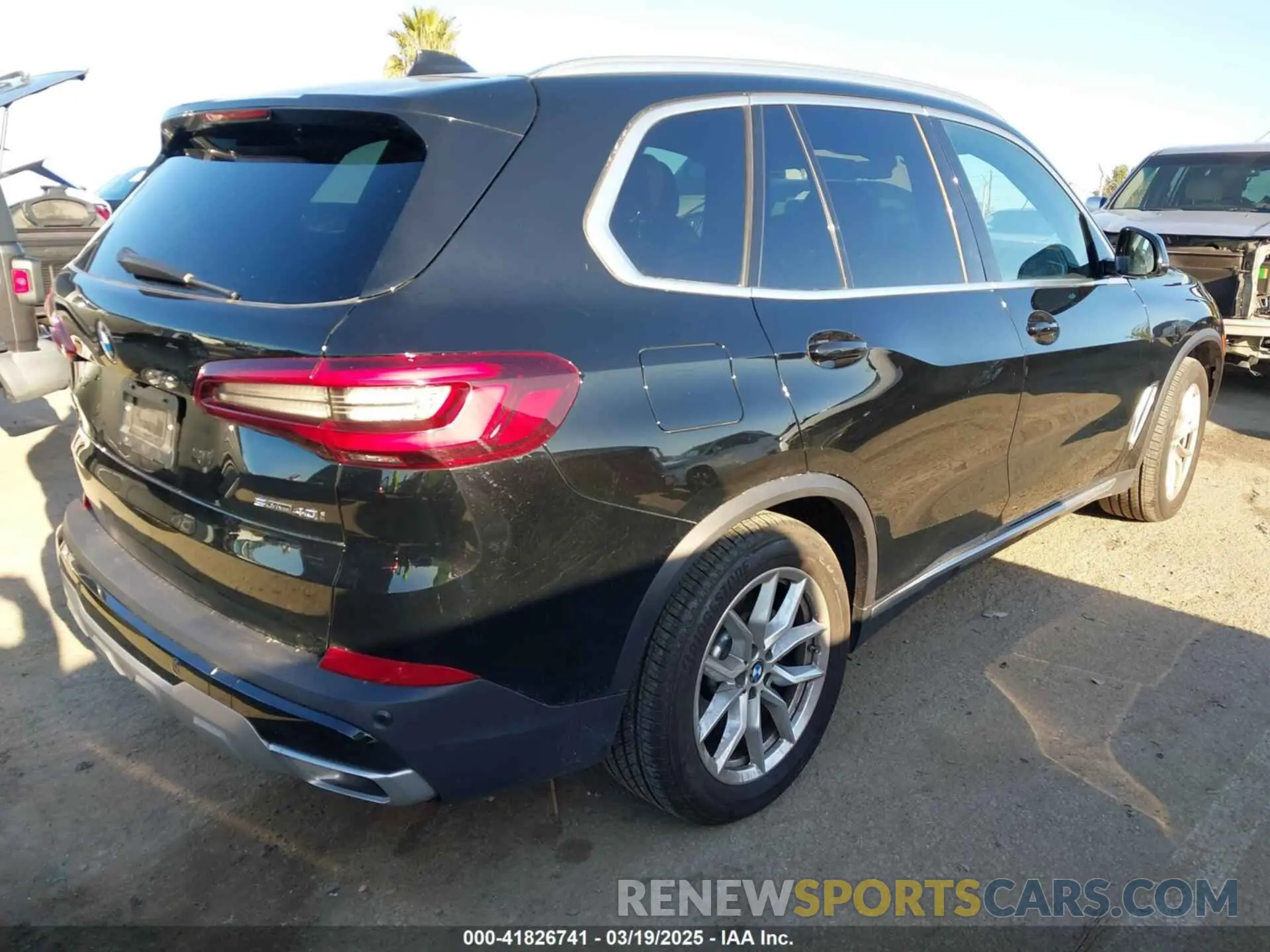 4 Photograph of a damaged car 5UXCR4C01P9R58557 BMW X5 2023
