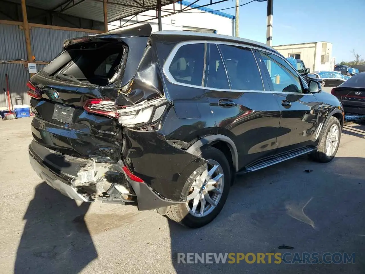 3 Photograph of a damaged car 5UXCR4C02P9P39414 BMW X5 2023
