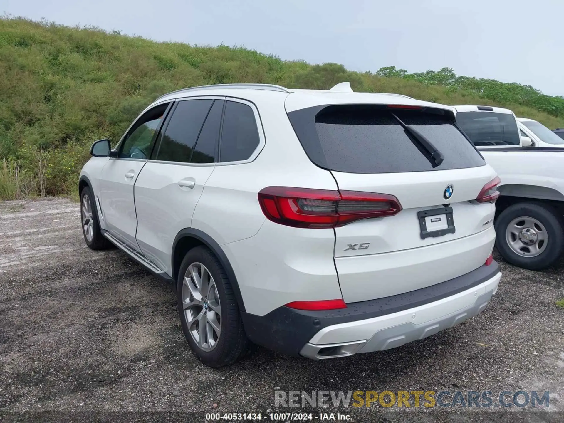 3 Photograph of a damaged car 5UXCR4C03P9P50728 BMW X5 2023