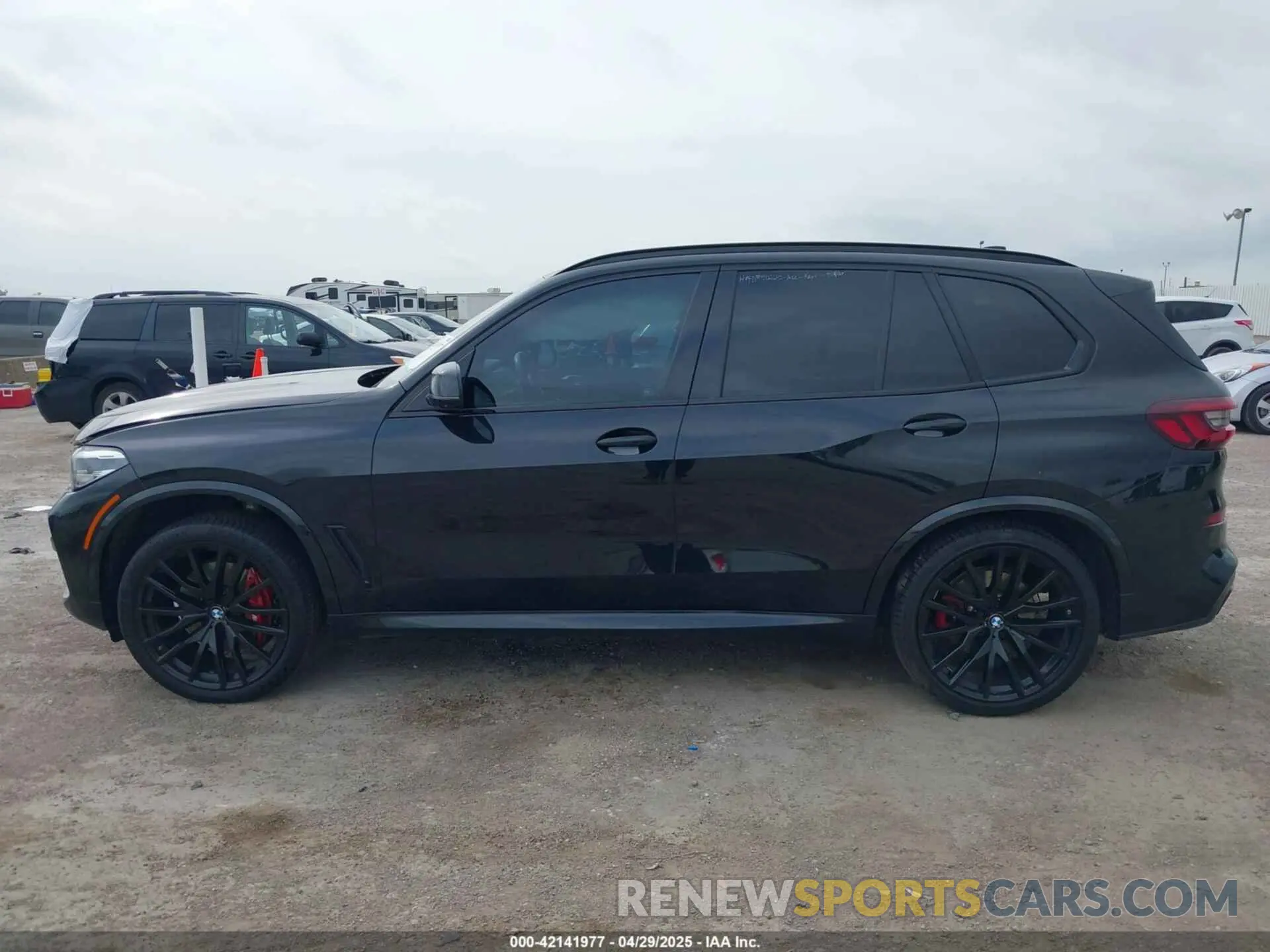 14 Photograph of a damaged car 5UXCR4C04P9N77057 BMW X5 2023