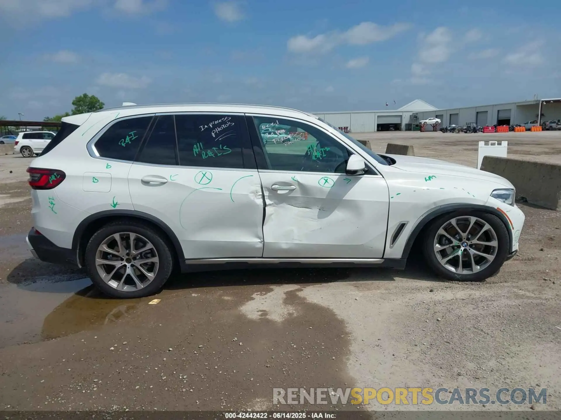 13 Photograph of a damaged car 5UXCR4C05P9R88631 BMW X5 2023