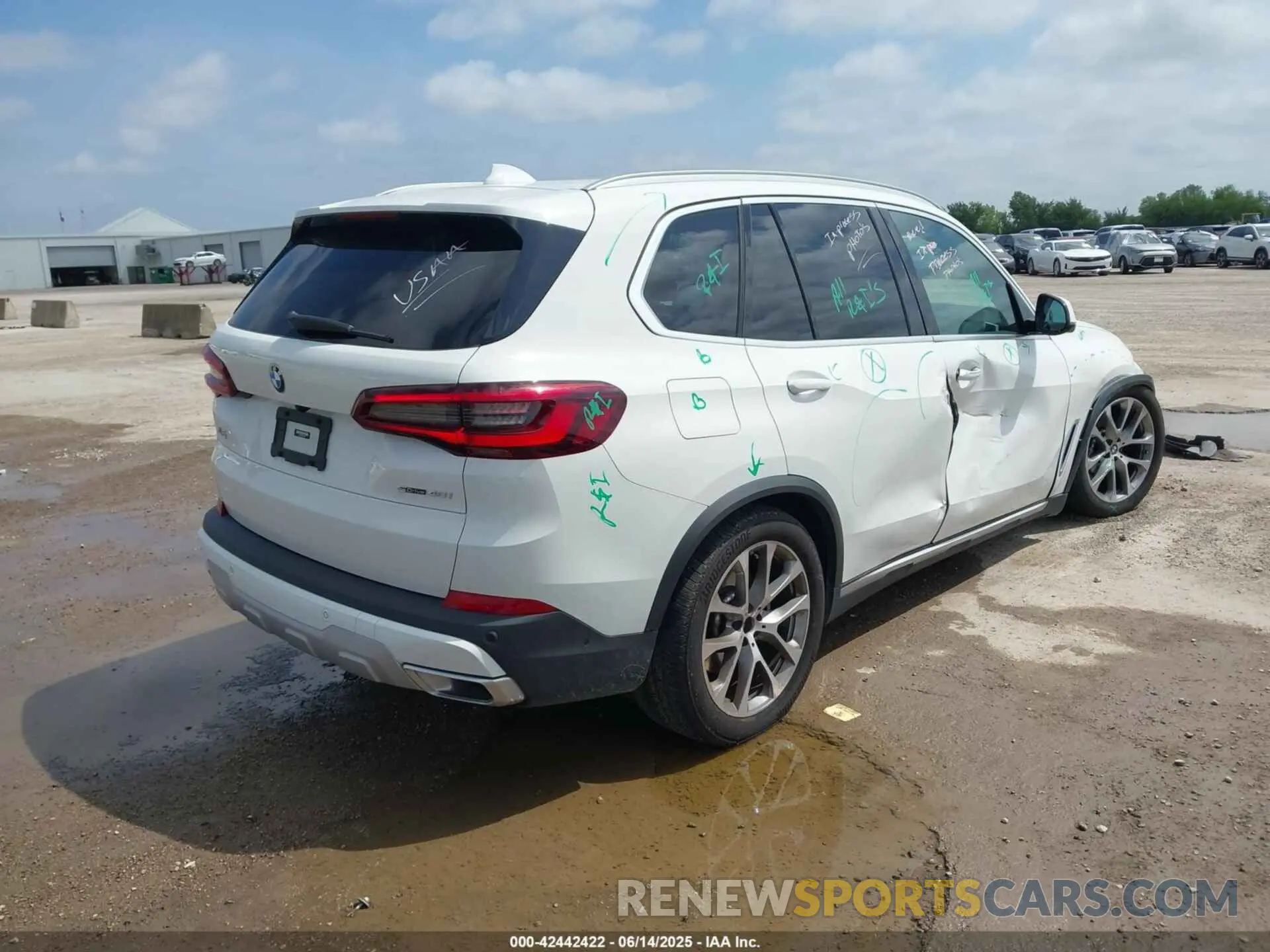 4 Photograph of a damaged car 5UXCR4C05P9R88631 BMW X5 2023