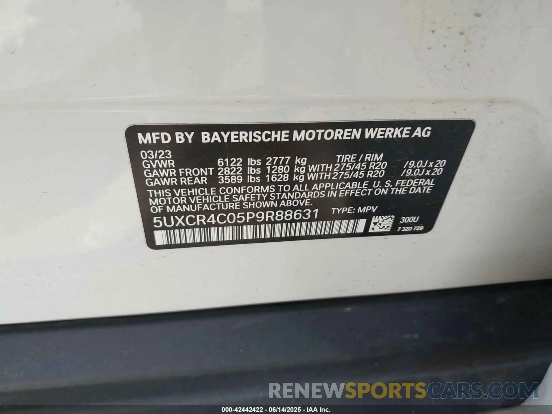 9 Photograph of a damaged car 5UXCR4C05P9R88631 BMW X5 2023