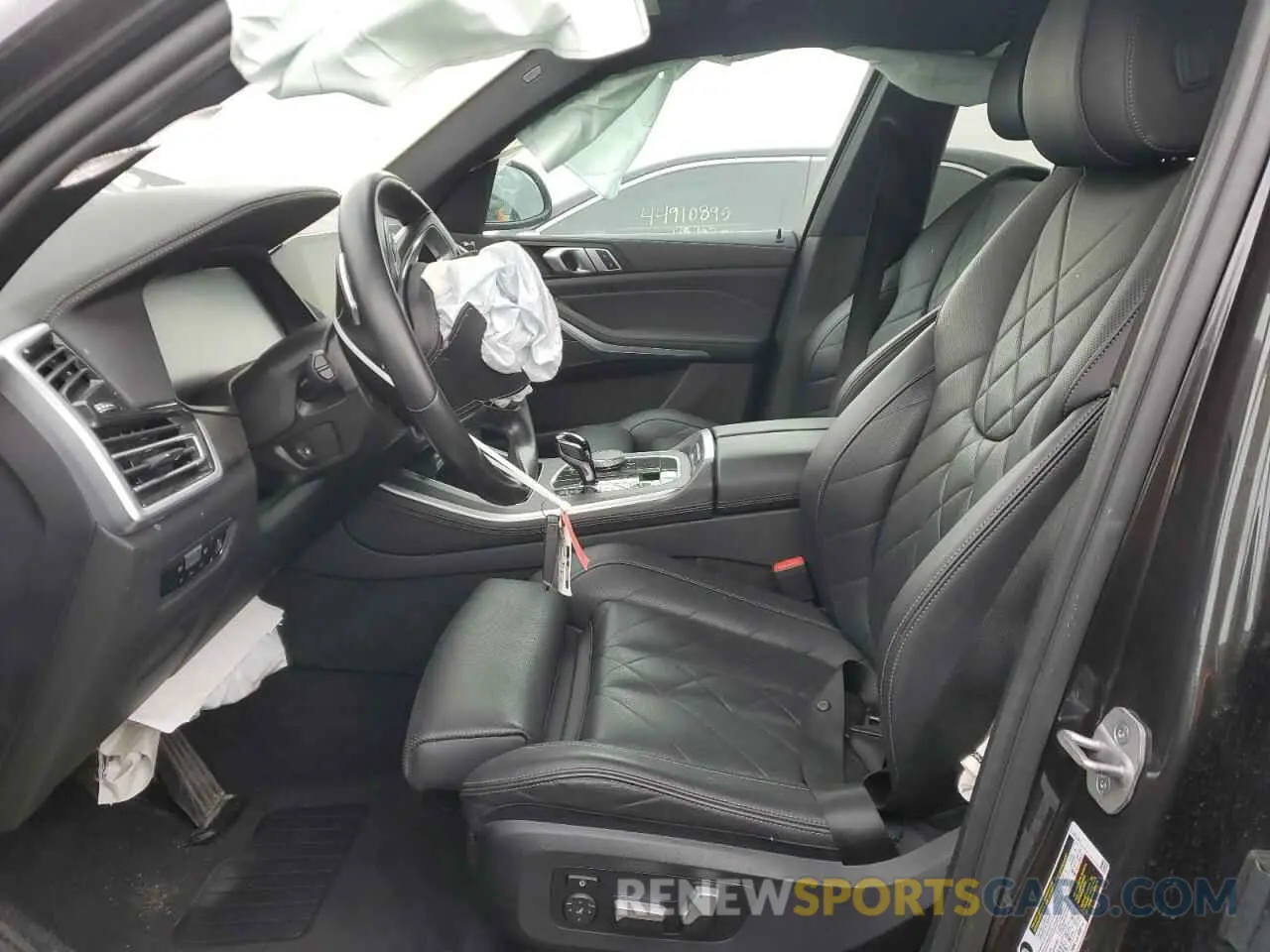 7 Photograph of a damaged car 5UXCR4C06P9P92133 BMW X5 2023