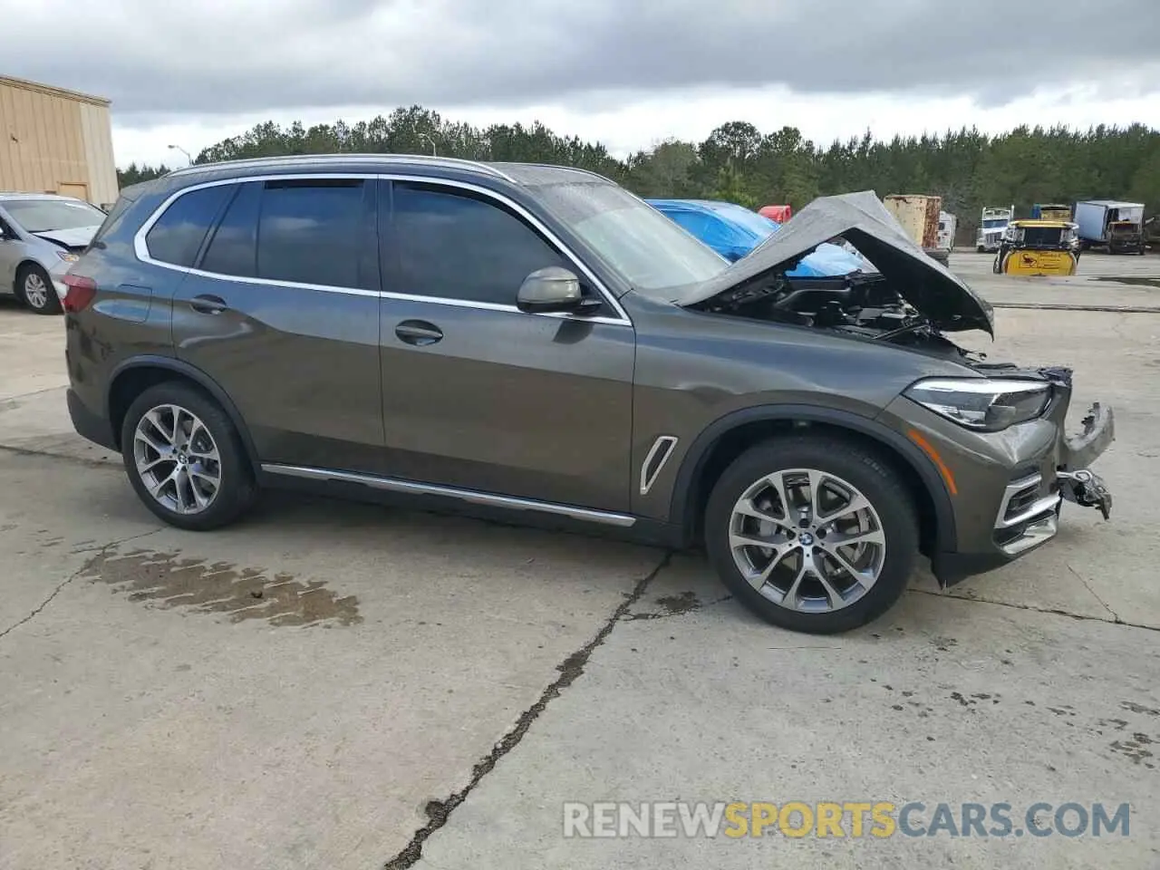 4 Photograph of a damaged car 5UXCR4C07P9N73360 BMW X5 2023