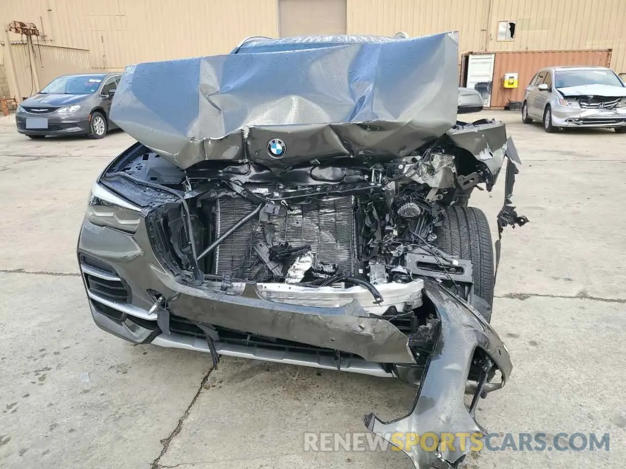 5 Photograph of a damaged car 5UXCR4C07P9N73360 BMW X5 2023