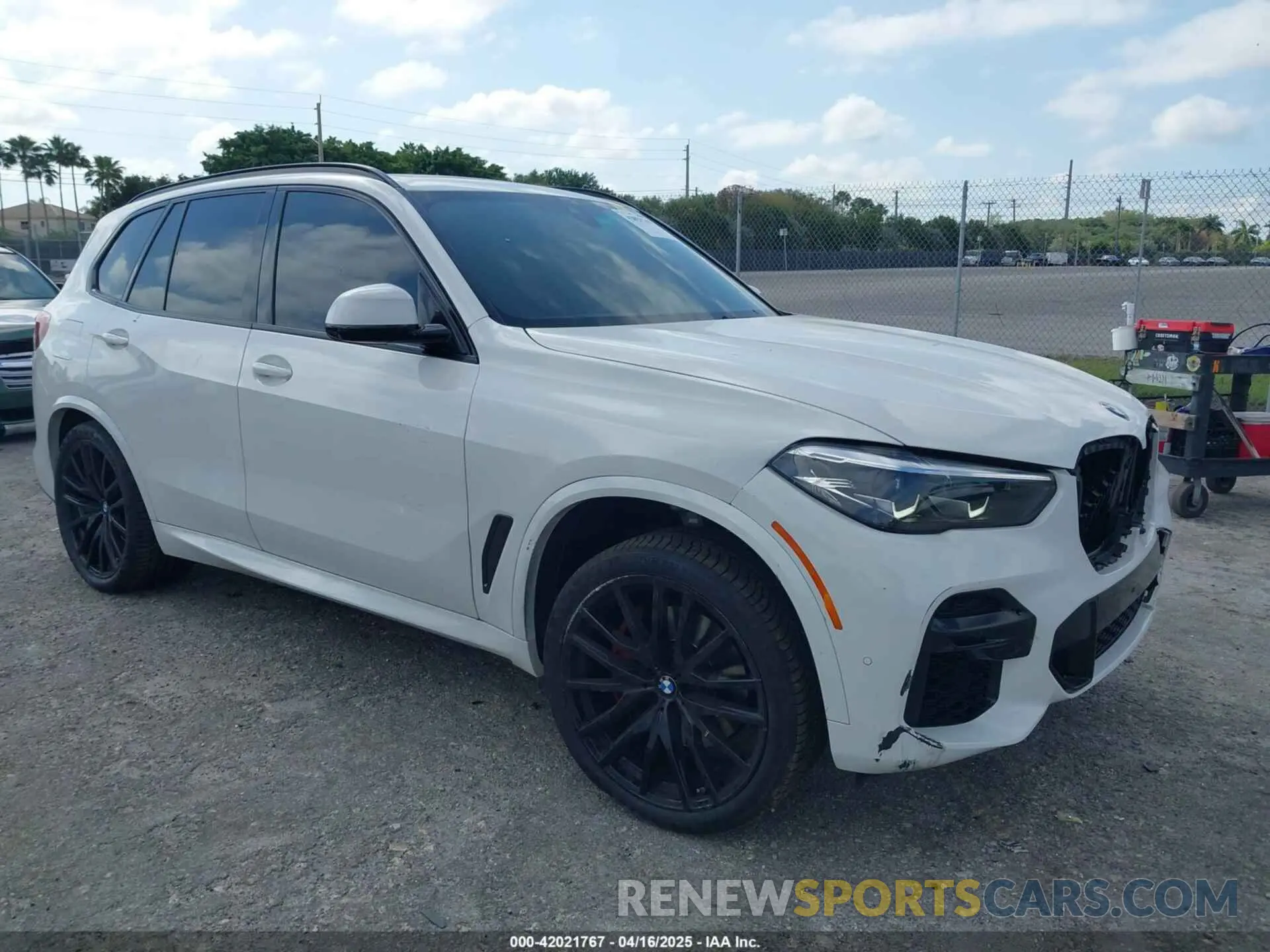 1 Photograph of a damaged car 5UXCR4C07P9R85391 BMW X5 2023