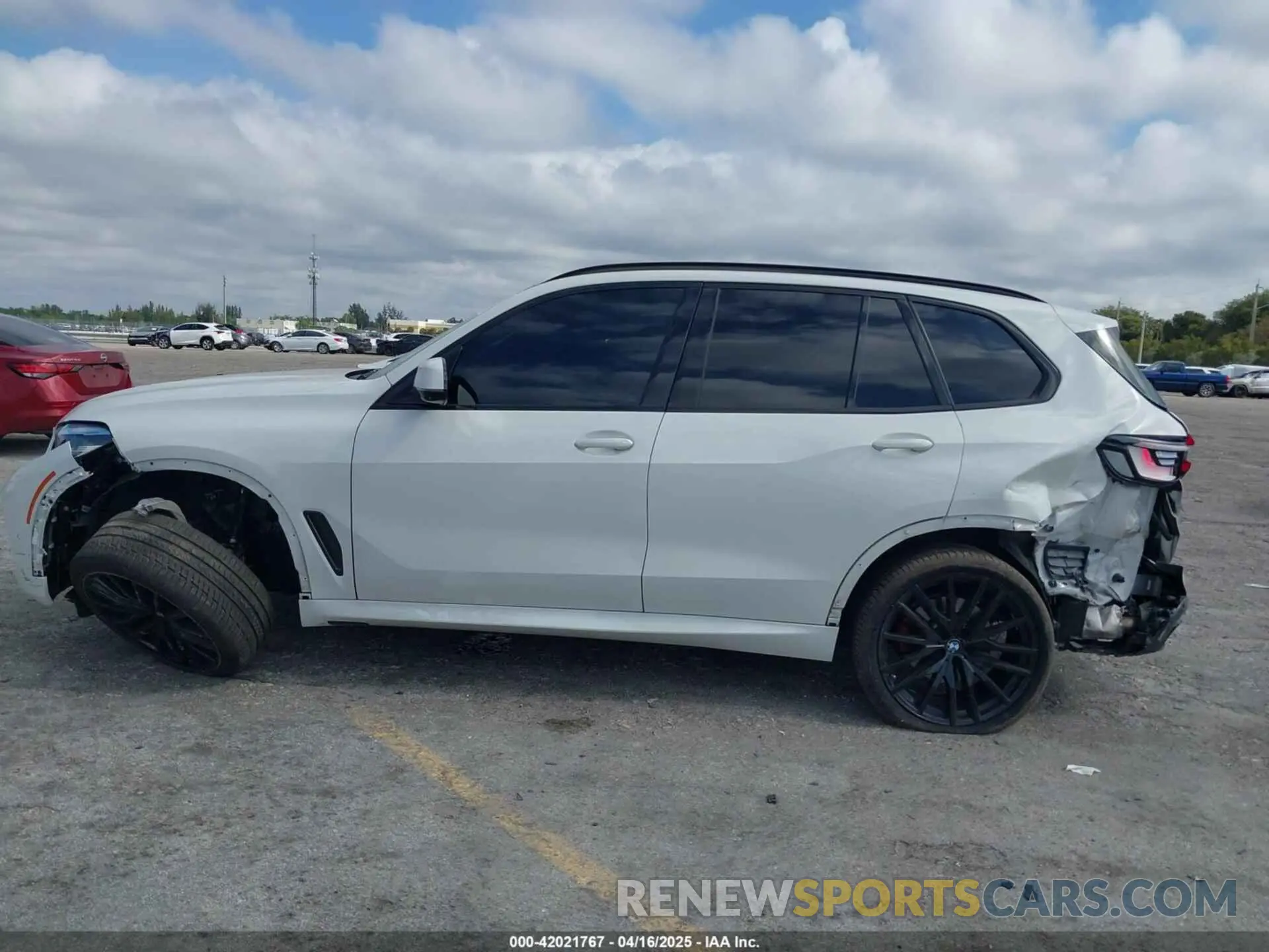 15 Photograph of a damaged car 5UXCR4C07P9R85391 BMW X5 2023
