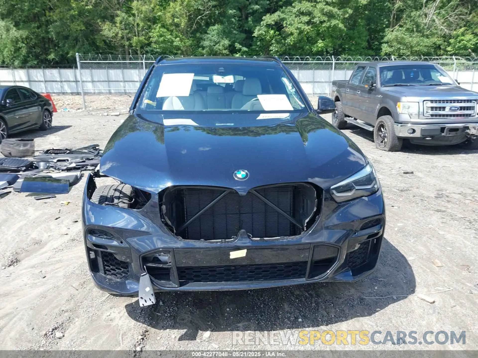 13 Photograph of a damaged car 5UXCR4C08P9R54795 BMW X5 2023