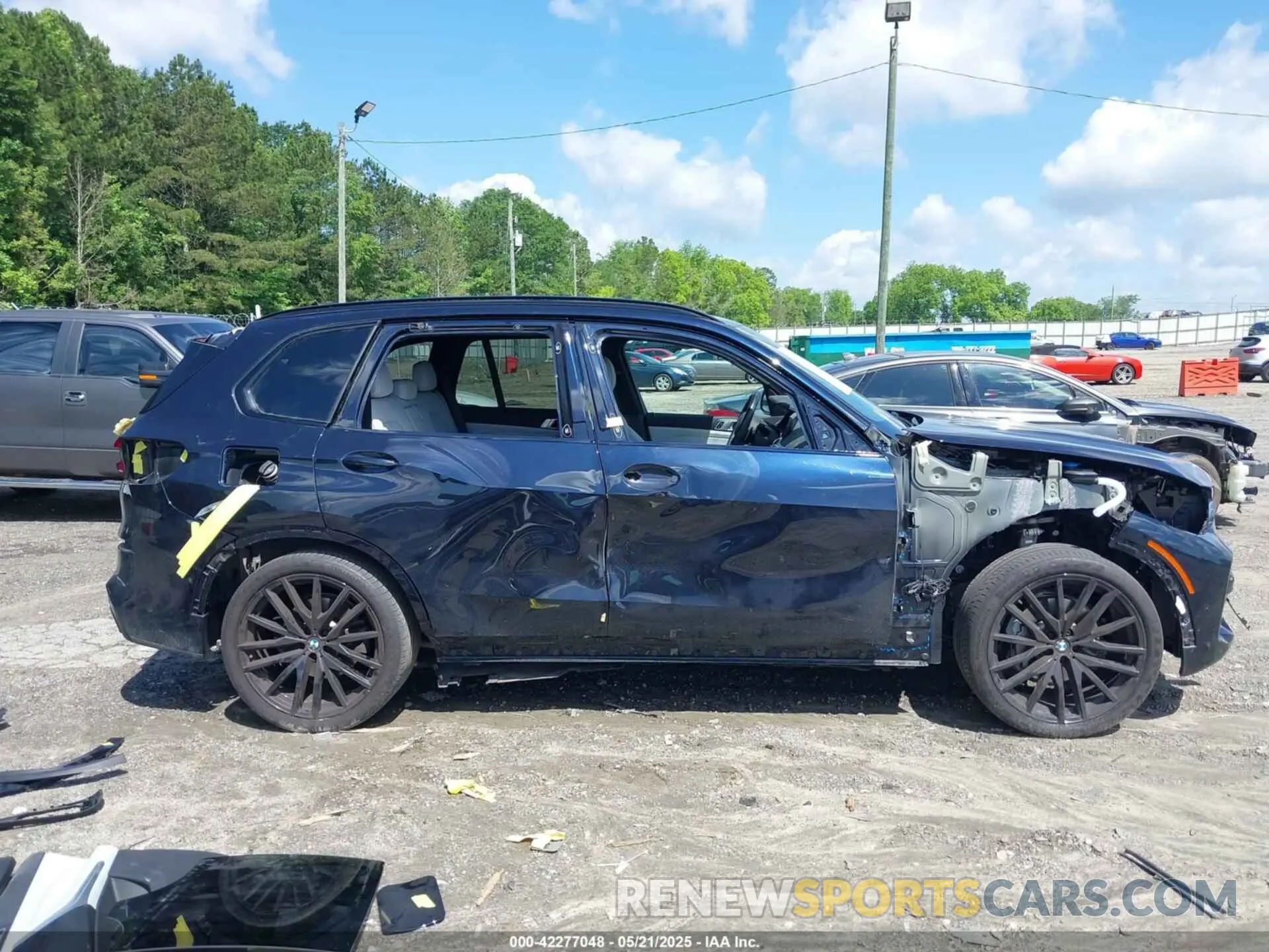 14 Photograph of a damaged car 5UXCR4C08P9R54795 BMW X5 2023