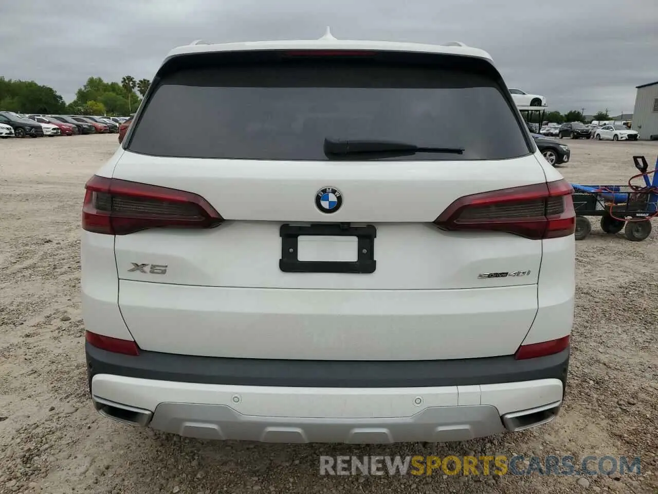 6 Photograph of a damaged car 5UXCR4C08P9R68647 BMW X5 2023