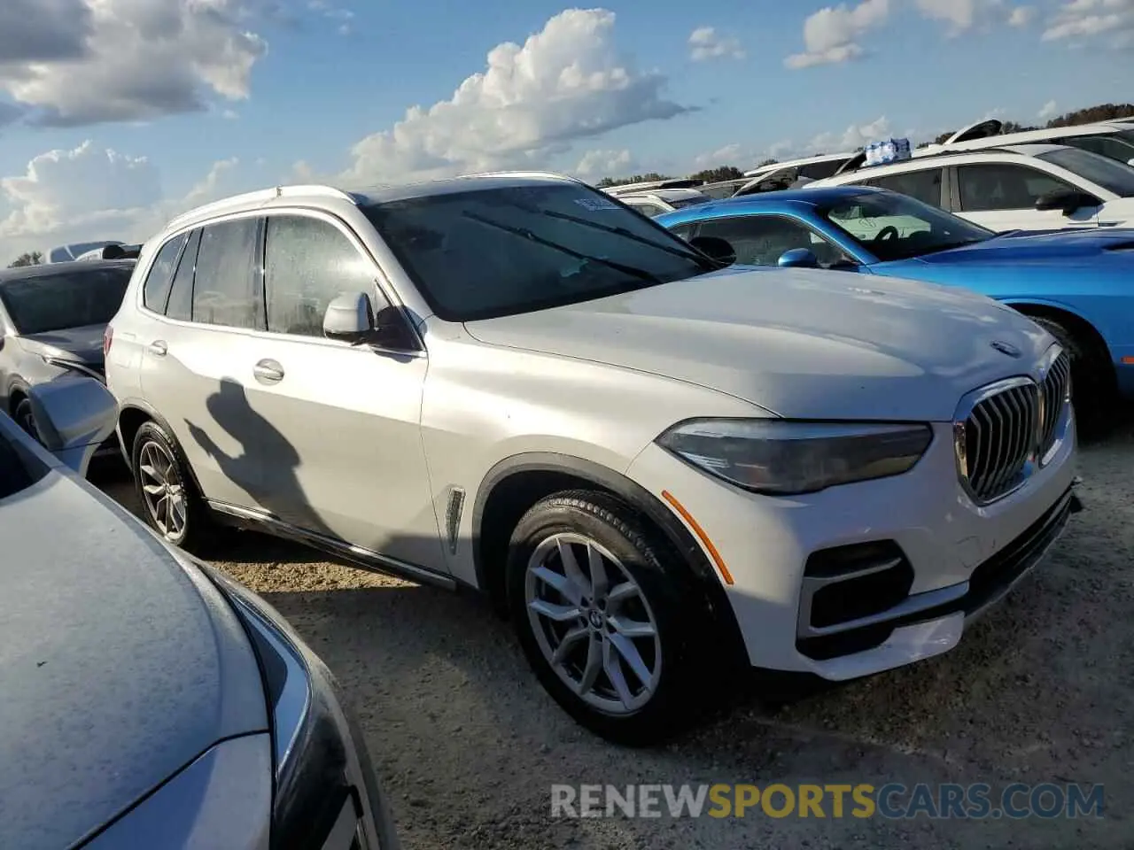 4 Photograph of a damaged car 5UXCR4C09P9P02781 BMW X5 2023
