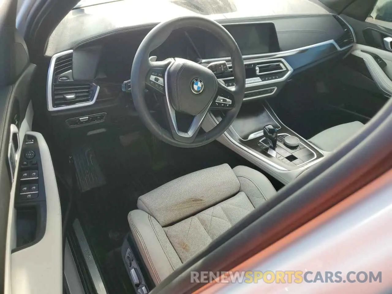 8 Photograph of a damaged car 5UXCR4C09P9P02781 BMW X5 2023