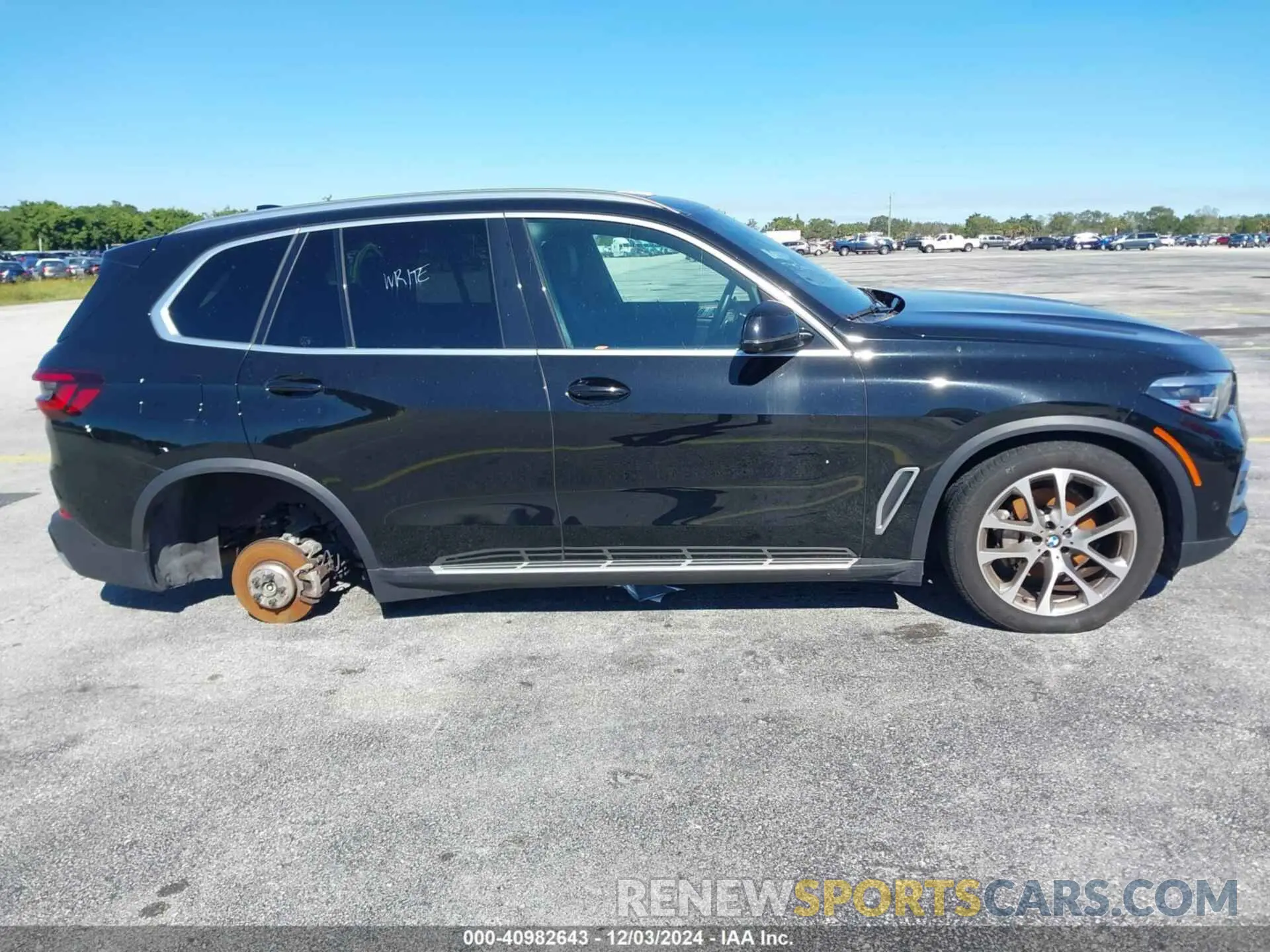 12 Photograph of a damaged car 5UXCR4C09P9P47638 BMW X5 2023