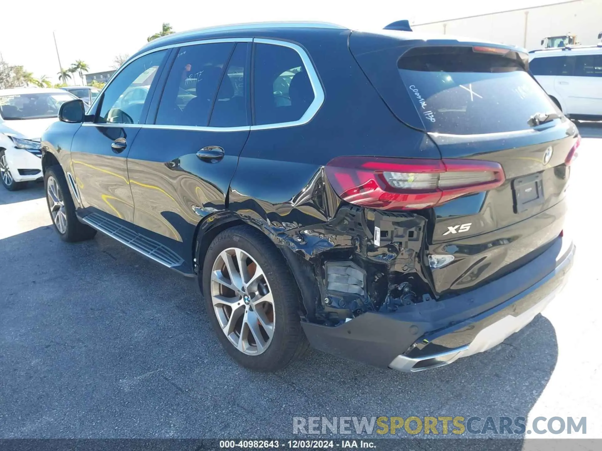 3 Photograph of a damaged car 5UXCR4C09P9P47638 BMW X5 2023