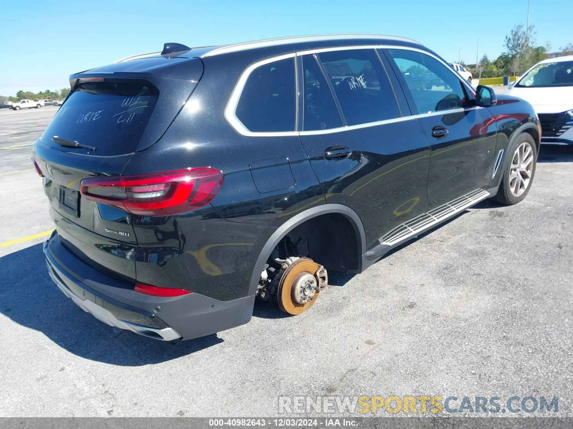 4 Photograph of a damaged car 5UXCR4C09P9P47638 BMW X5 2023