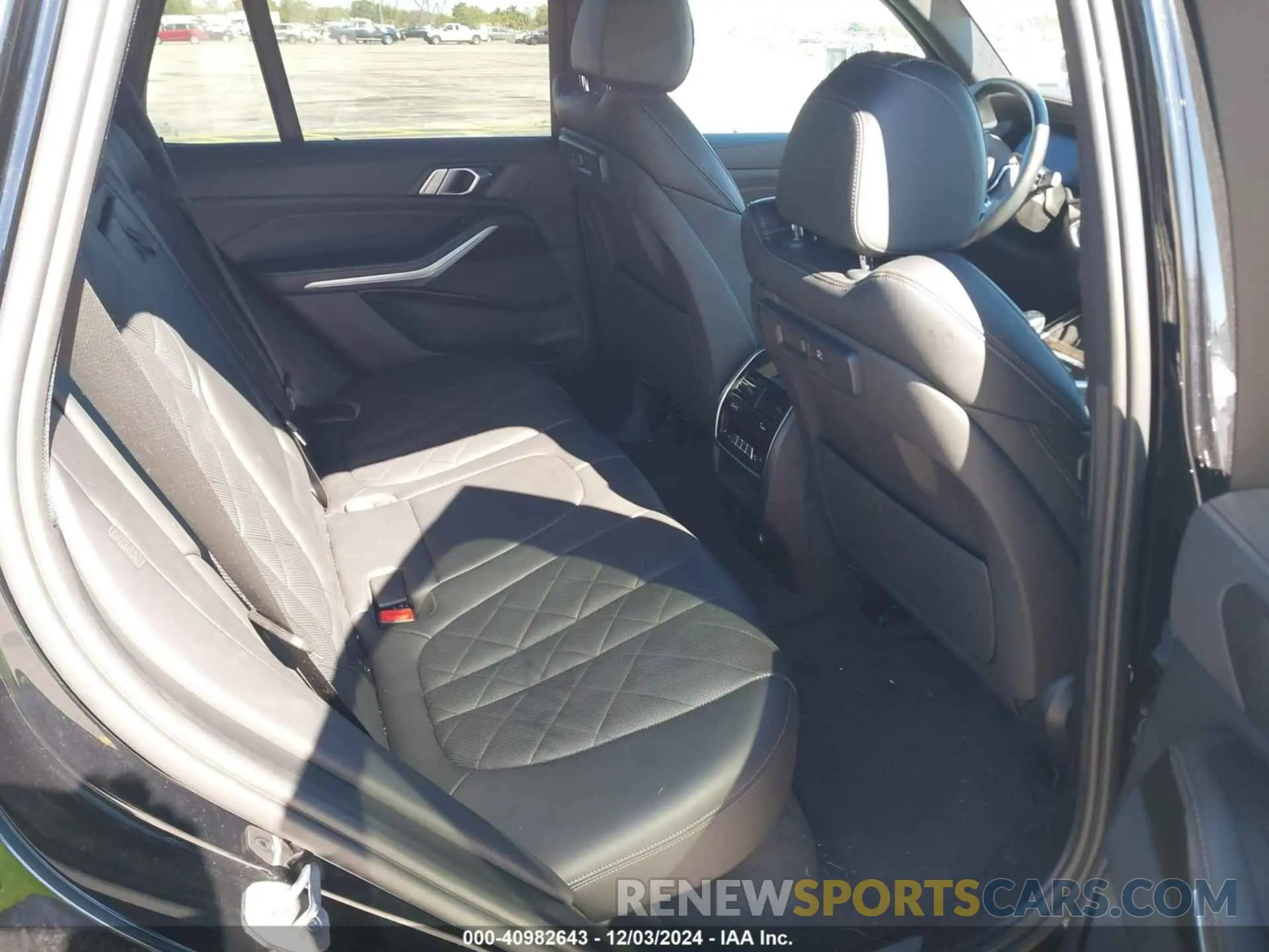 8 Photograph of a damaged car 5UXCR4C09P9P47638 BMW X5 2023