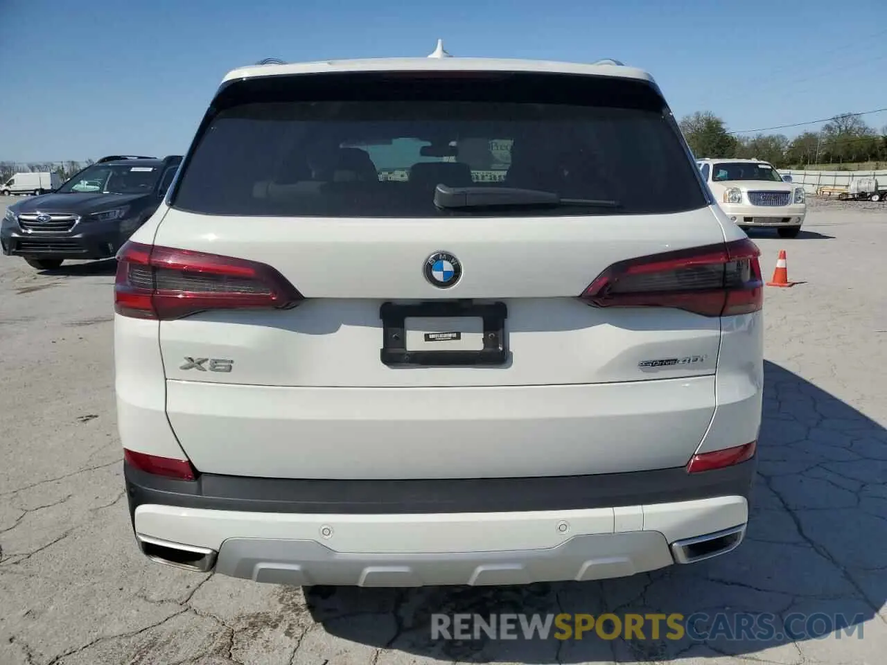 6 Photograph of a damaged car 5UXCR4C0XP9N59565 BMW X5 2023