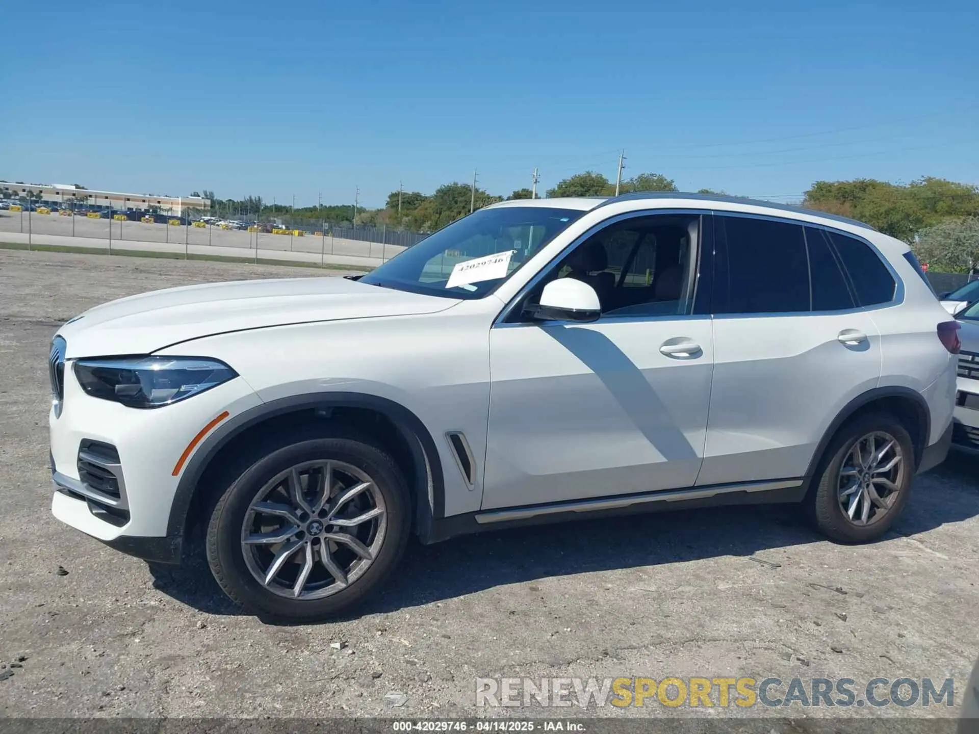 14 Photograph of a damaged car 5UXCR4C0XP9R67239 BMW X5 2023